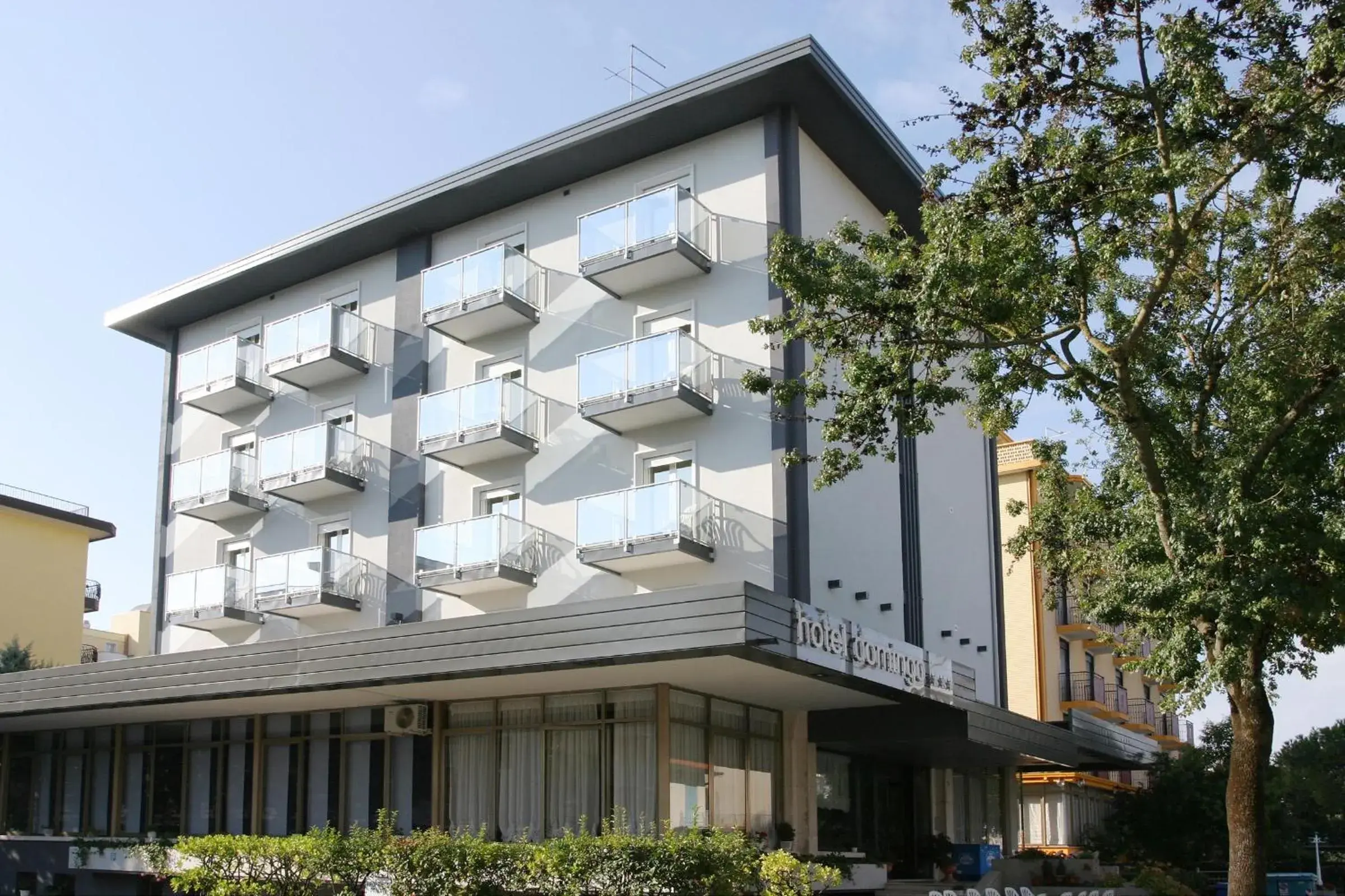 Facade/entrance, Property Building in Hotel Domingo