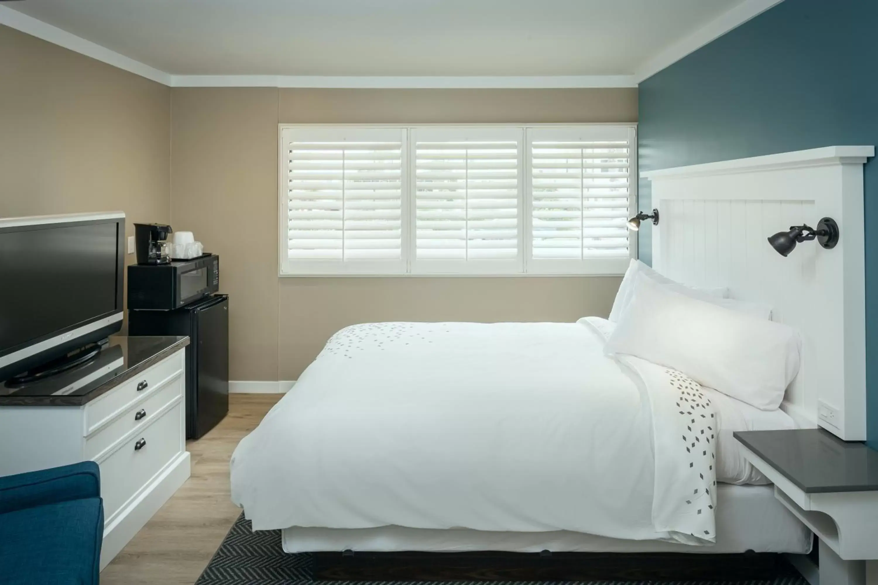 Bedroom, Bed in Pacific Shores Inn Bedroom, Bed in Pacific Shores Inn