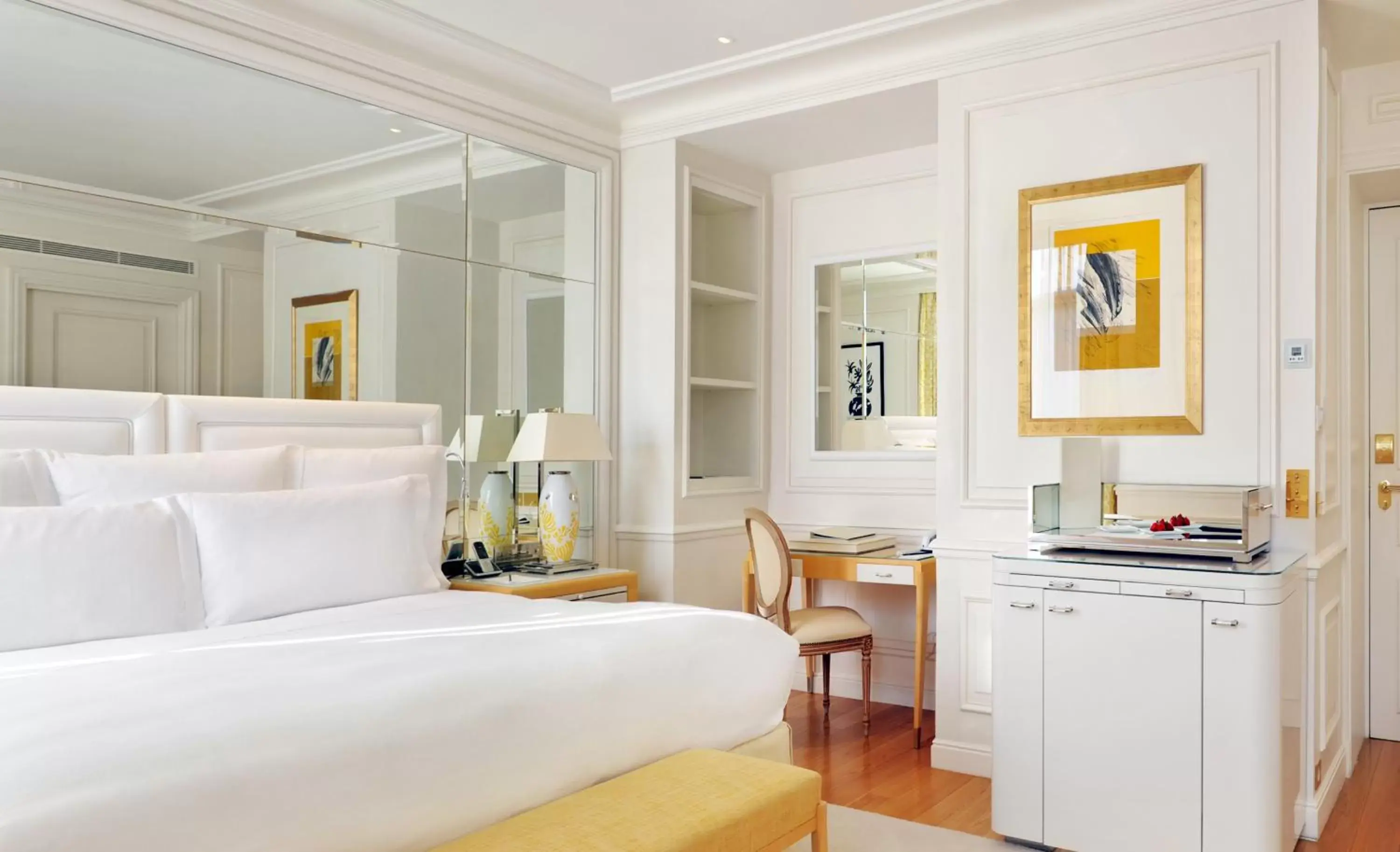 Bedroom in Grand-Hôtel du Cap-Ferrat, A Four Seasons Hotel