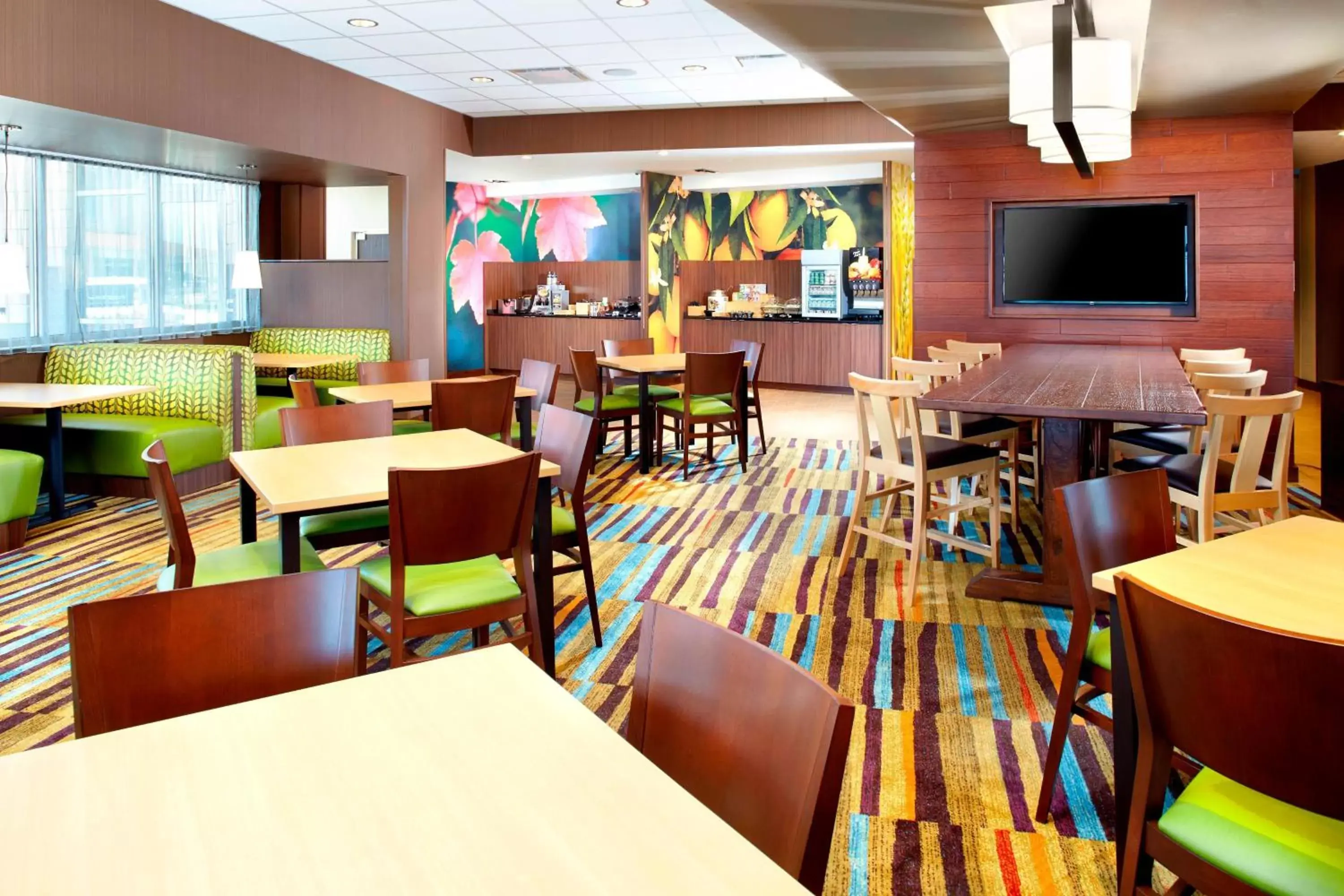 Breakfast, Restaurant/Places to Eat in Fairfield by Marriott Inn & Suites Wheeling at The Highlands