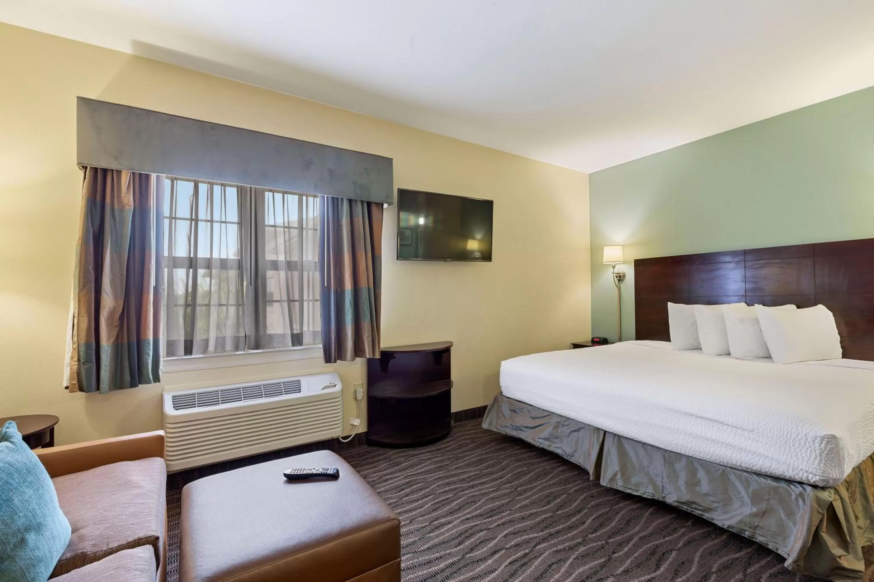 Bed in Extended Stay America Premier Suites - Lakeland - I-4