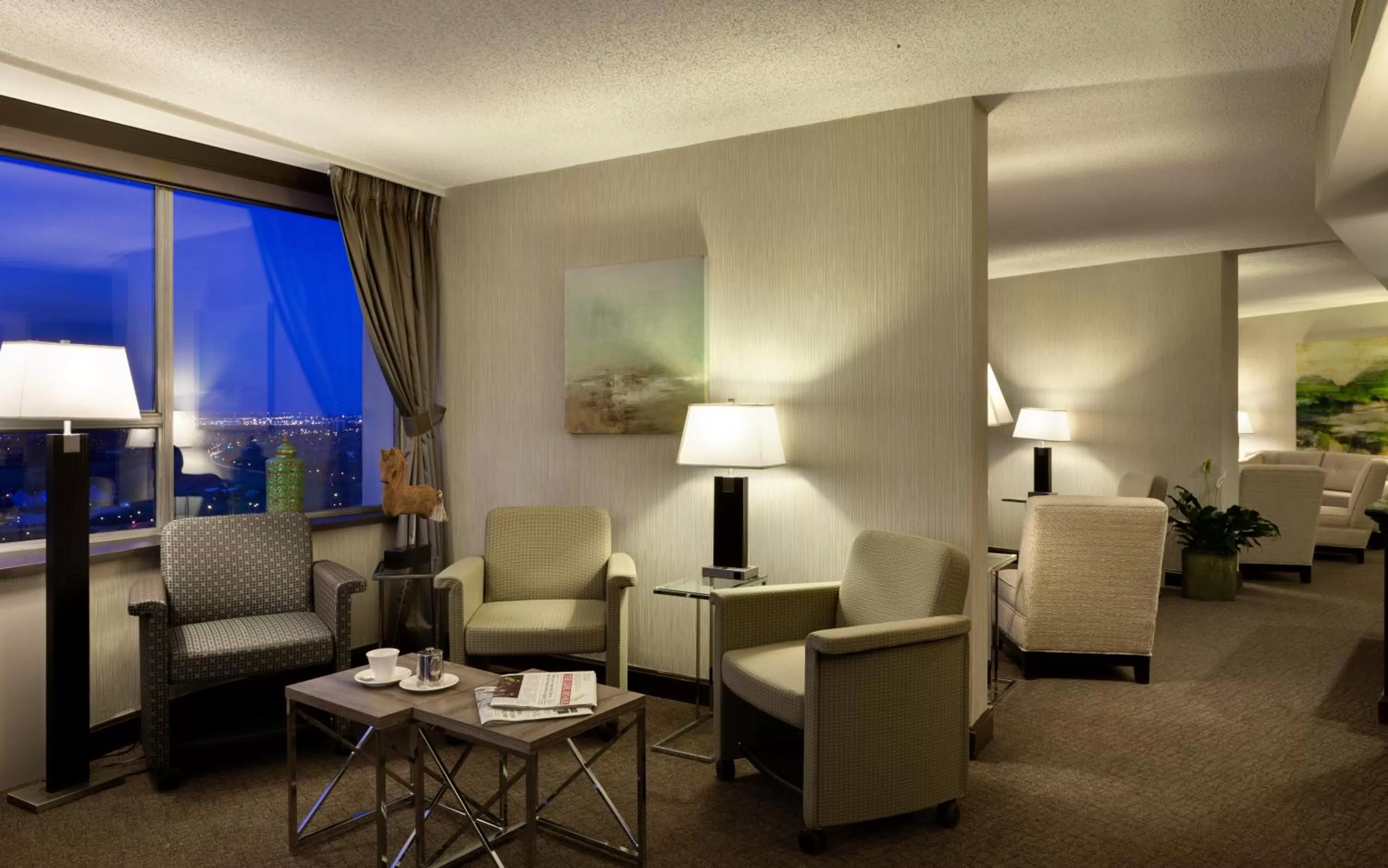 Lounge or bar in Chateau Lacombe Hotel