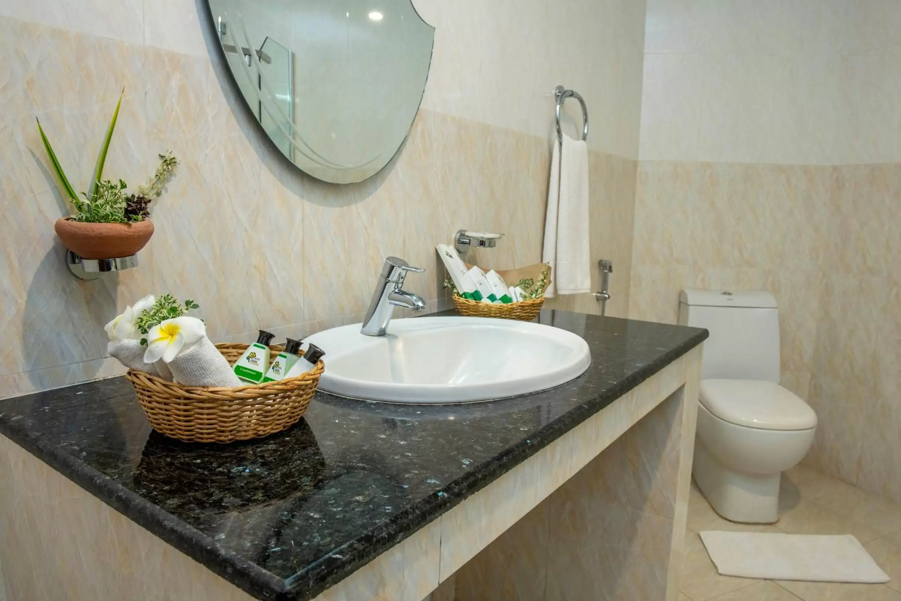 Bathroom in Hotel Sudu Araliya