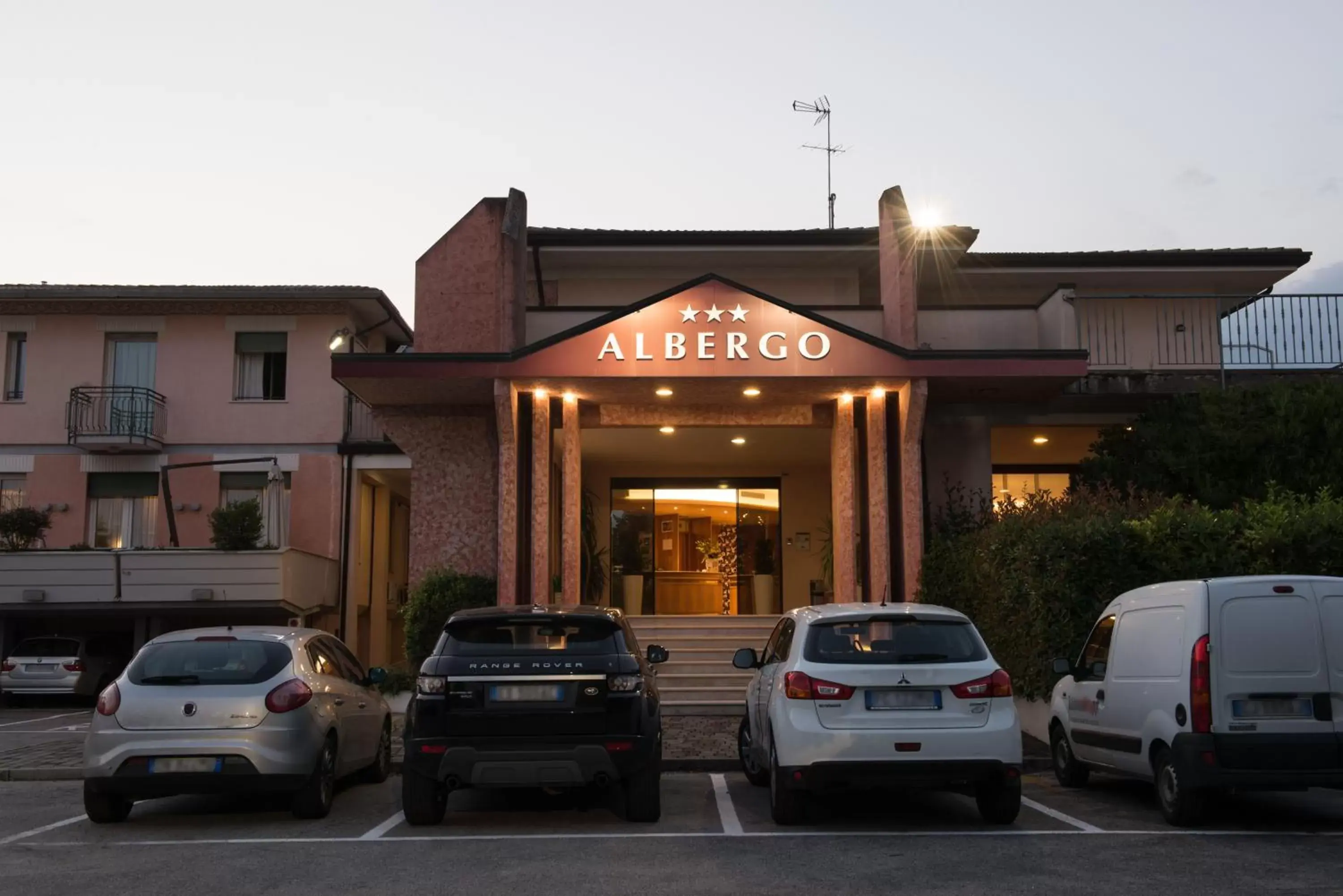 Facade/Entrance in Albergo Grappolo D'oro