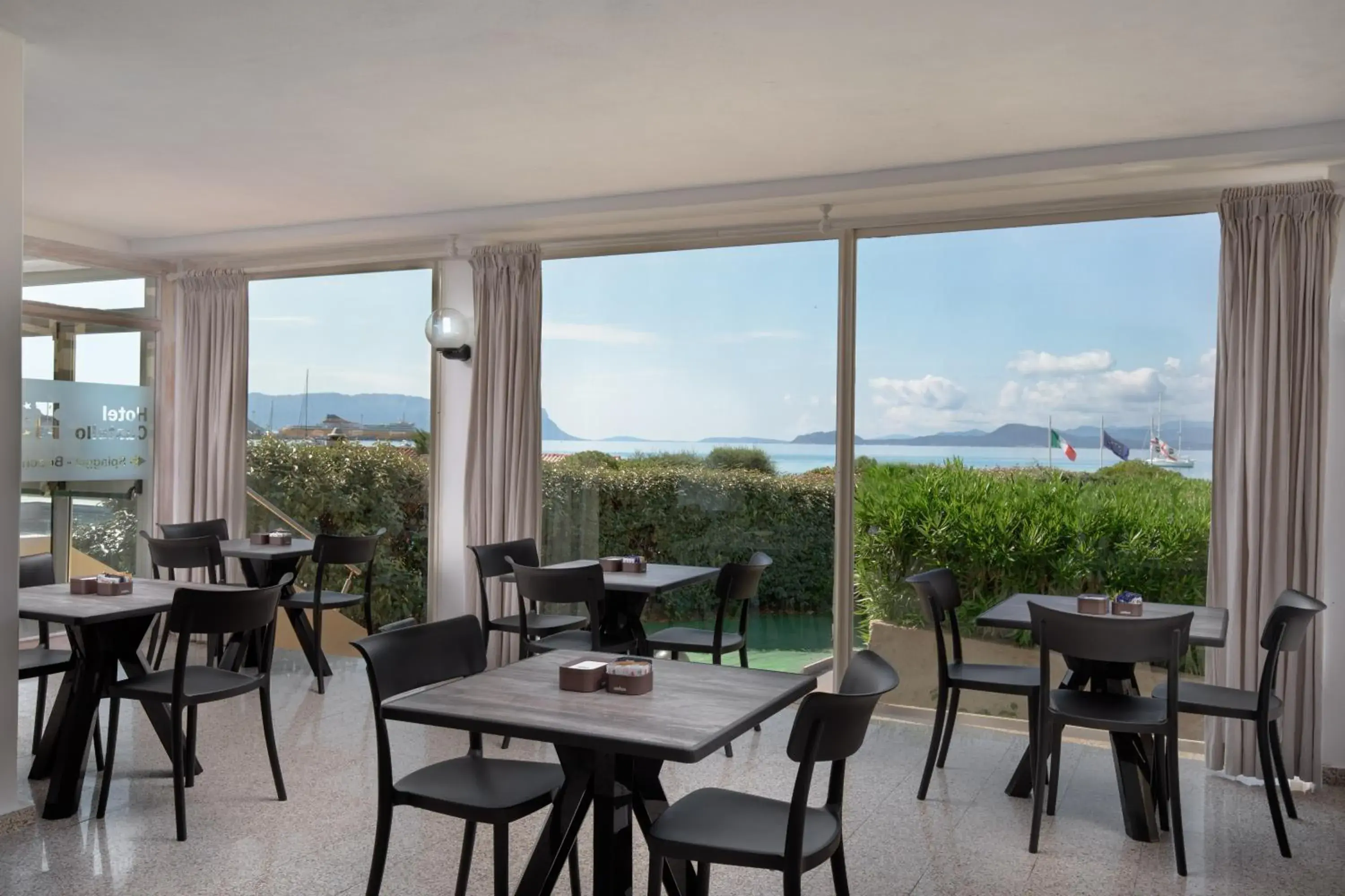 Restaurant/places to eat in Hotel Castello Restaurant/places to eat in Hotel Castello