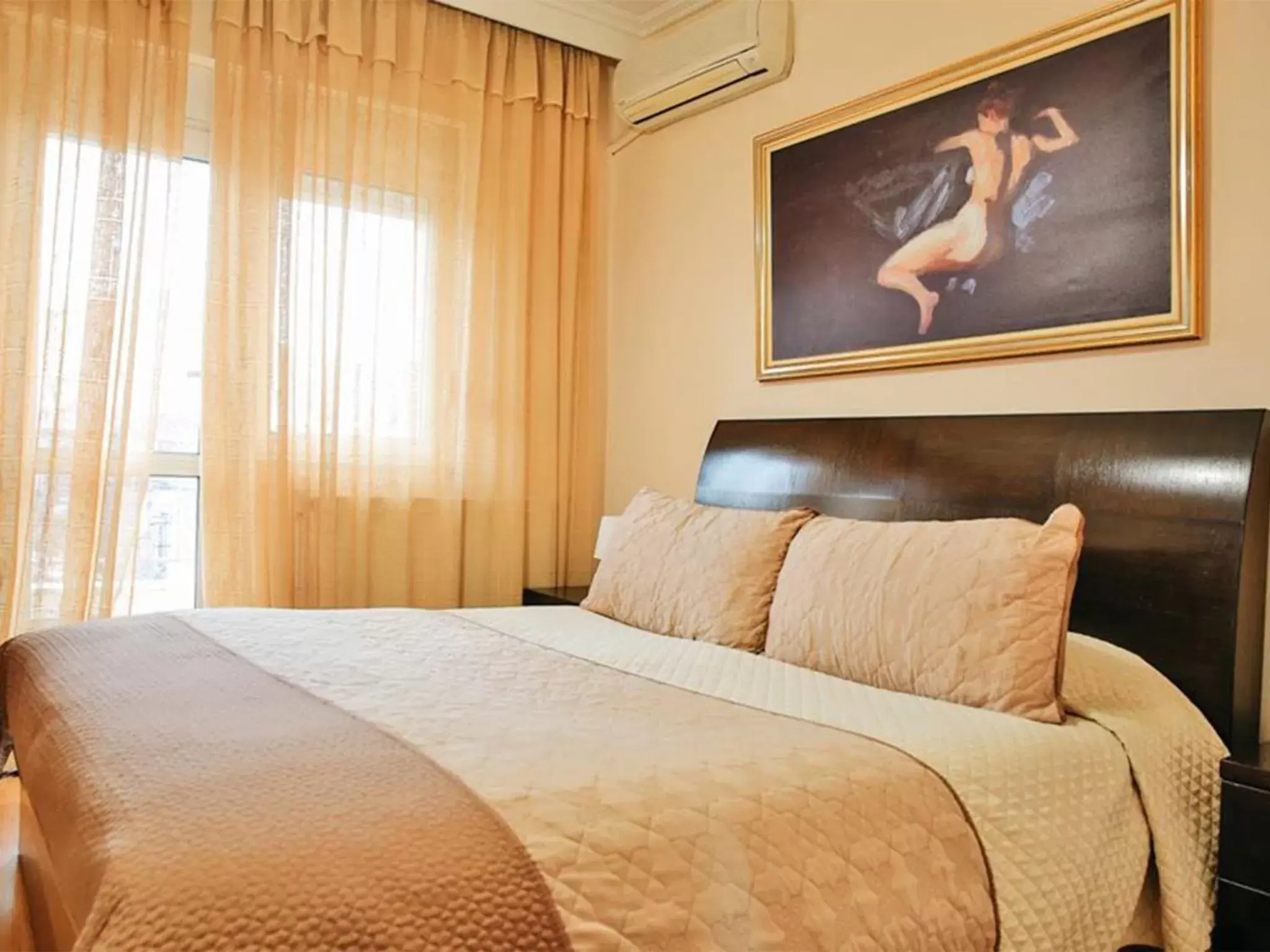 Double Room in Gold Hotel Double Room in Gold Hotel