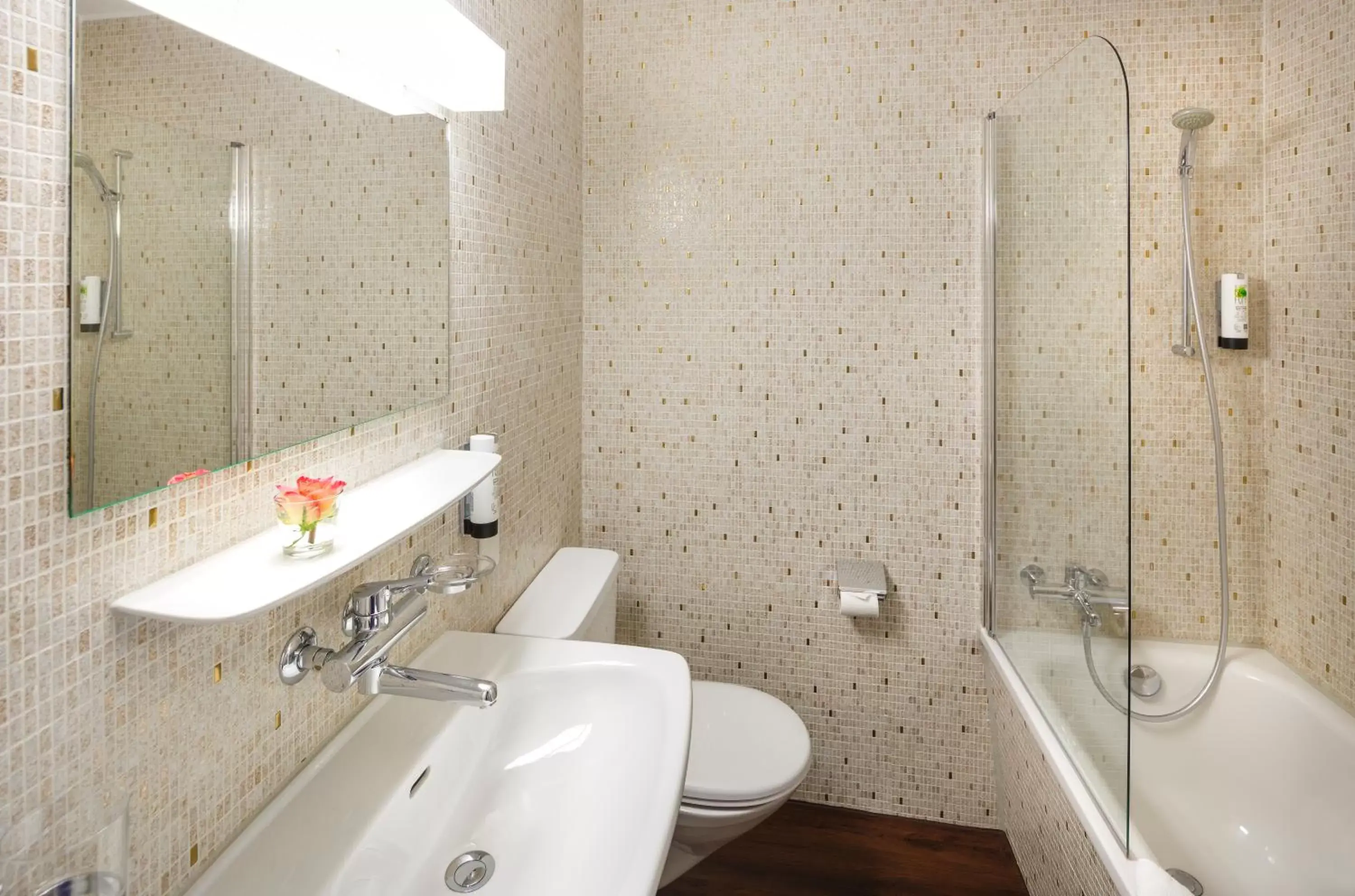 Bathroom in Seerausch Swiss Quality Hotel