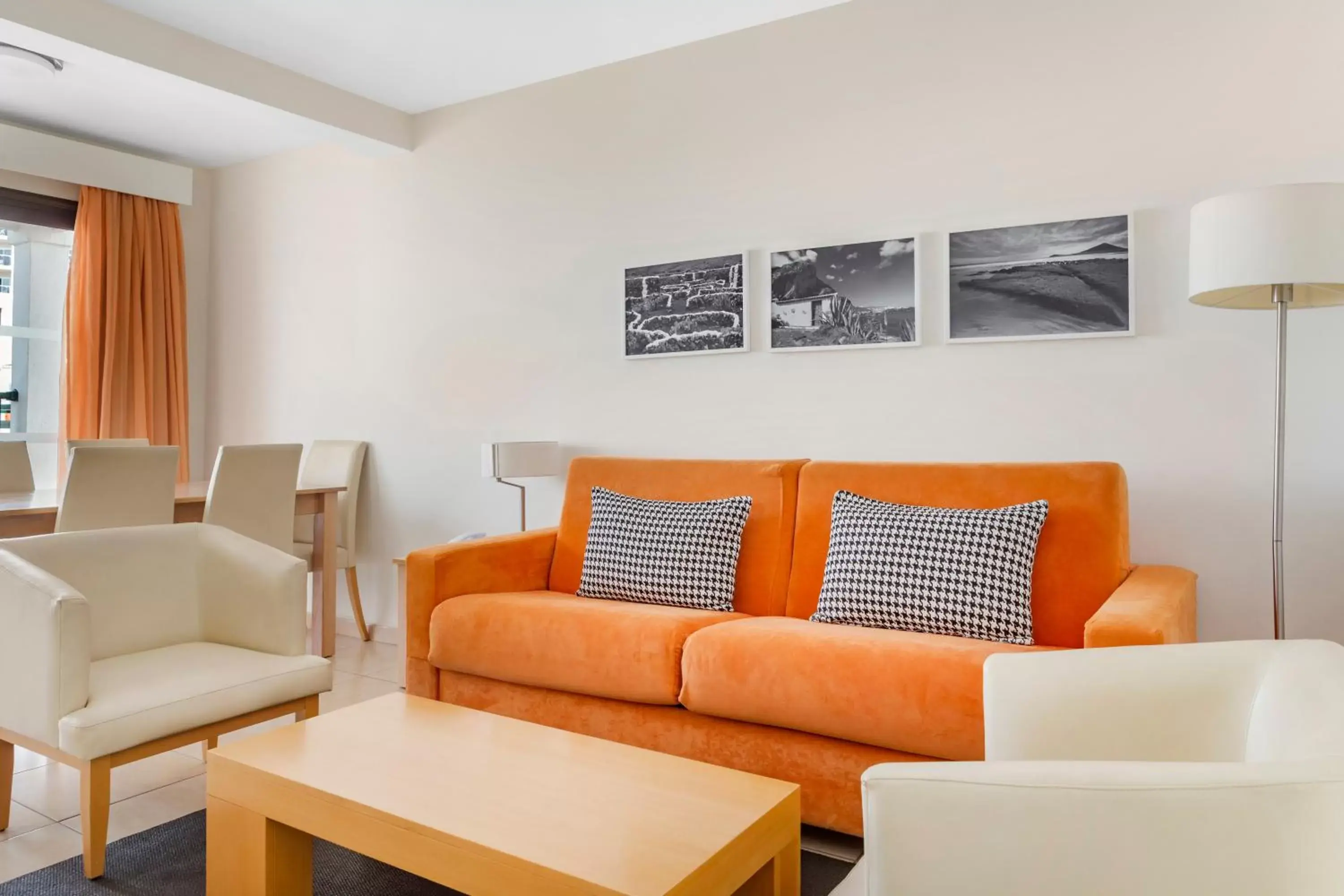 Living room, Seating Area in Sunset Bay Club