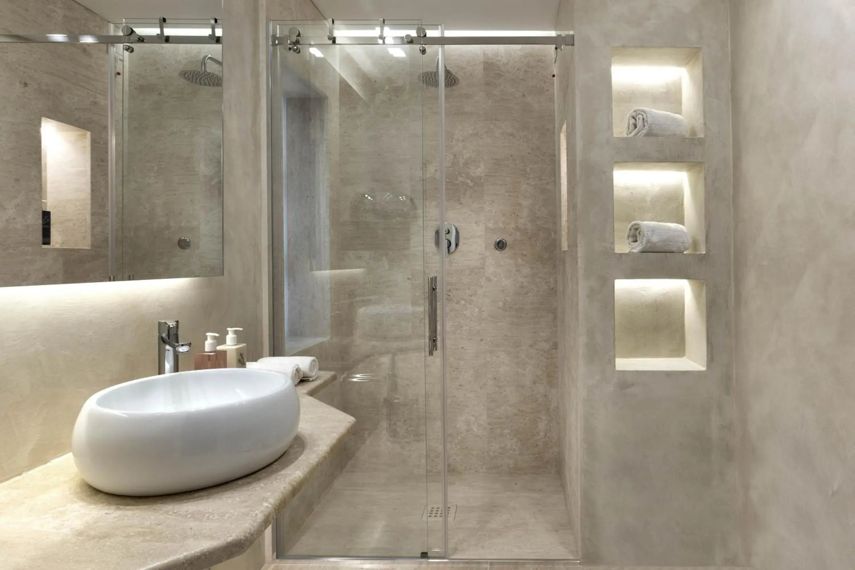 Shower, Bathroom in Gabbiano Azzurro Hotel & Suites