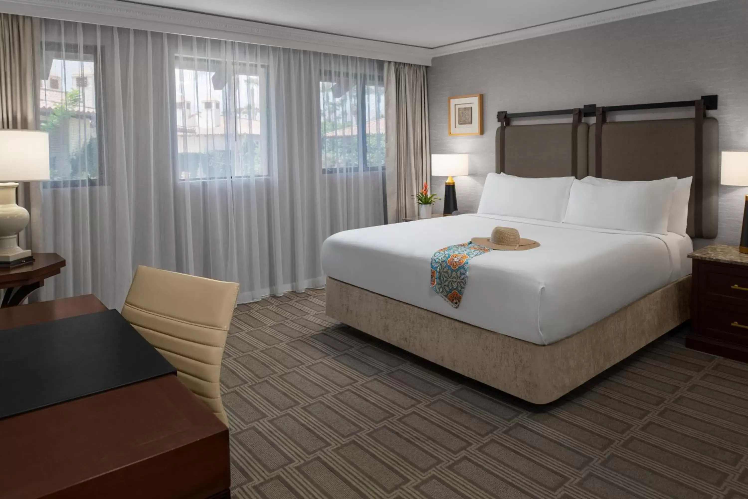 Standard King Room in Miramonte Indian Wells Resort & Spa Standard King Room in Miramonte Indian Wells Resort & Spa