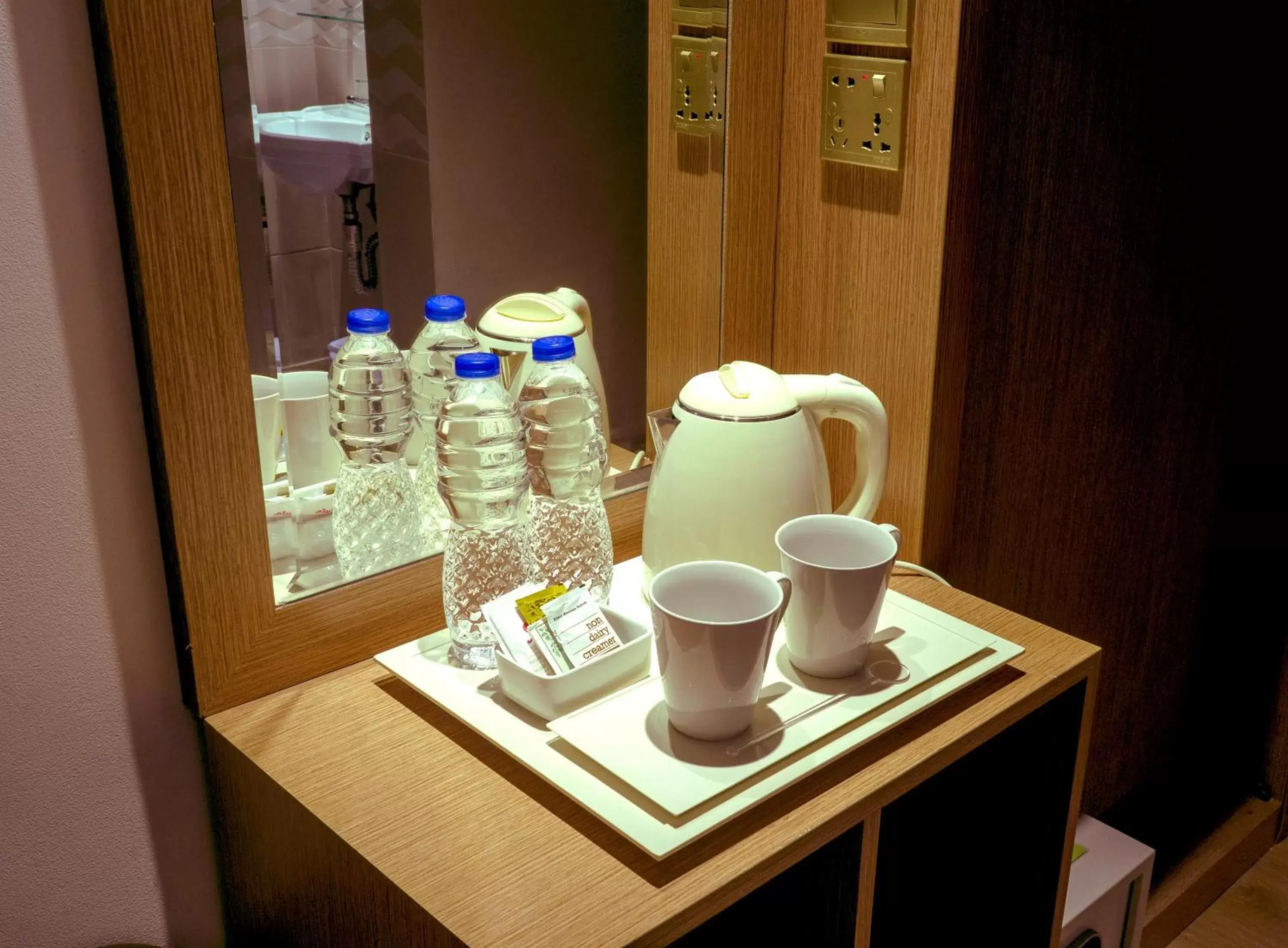 Coffee/tea facilities in Heef Hotel