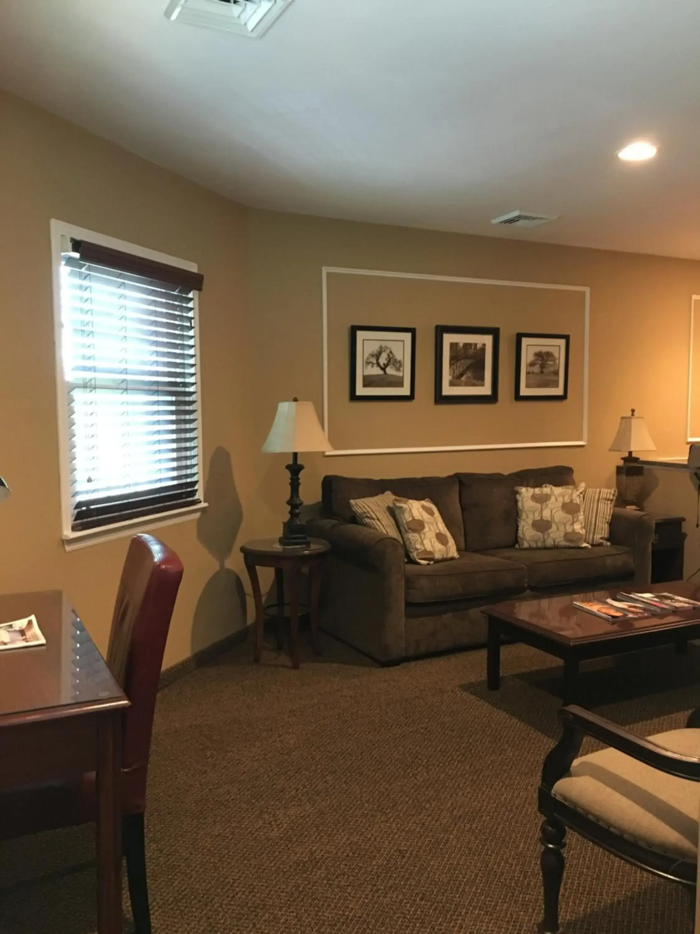 Living room, Seating Area in Whitman Motor Lodge