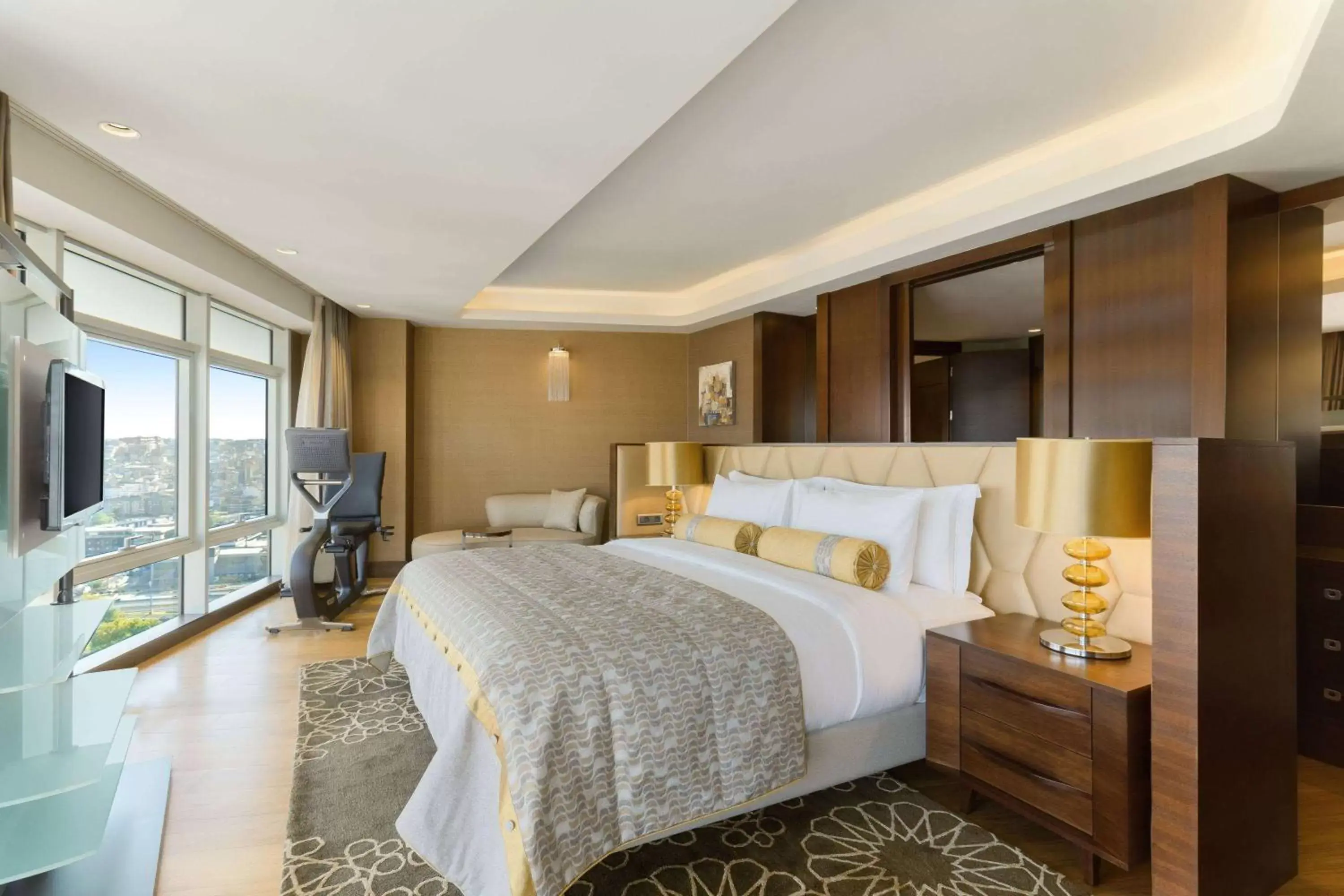Bed in Wyndham Grand Istanbul Europe