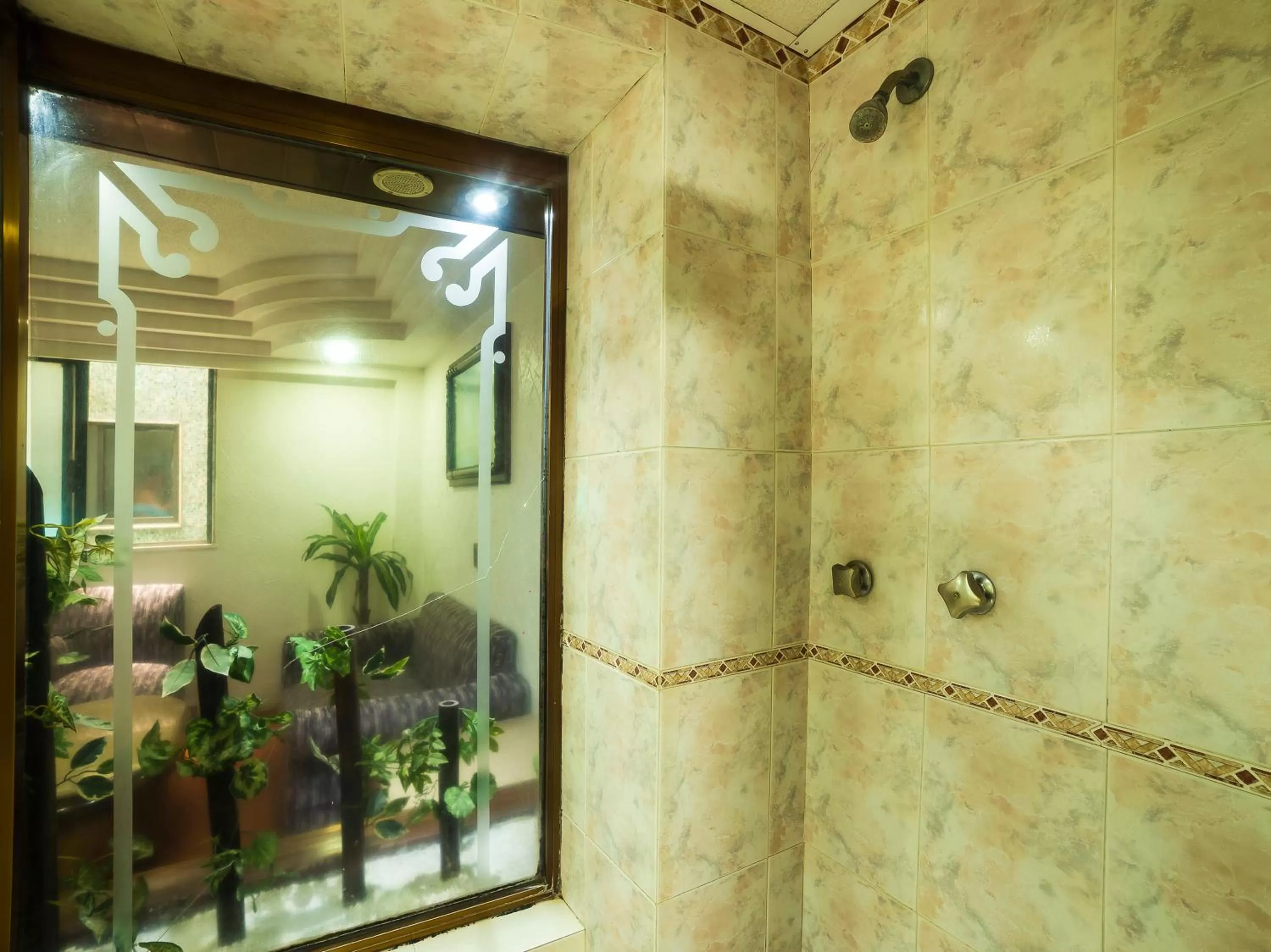 Bathroom in Hotel Normandie