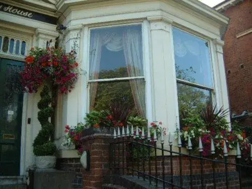 Facade/entrance in Ely House Hotel