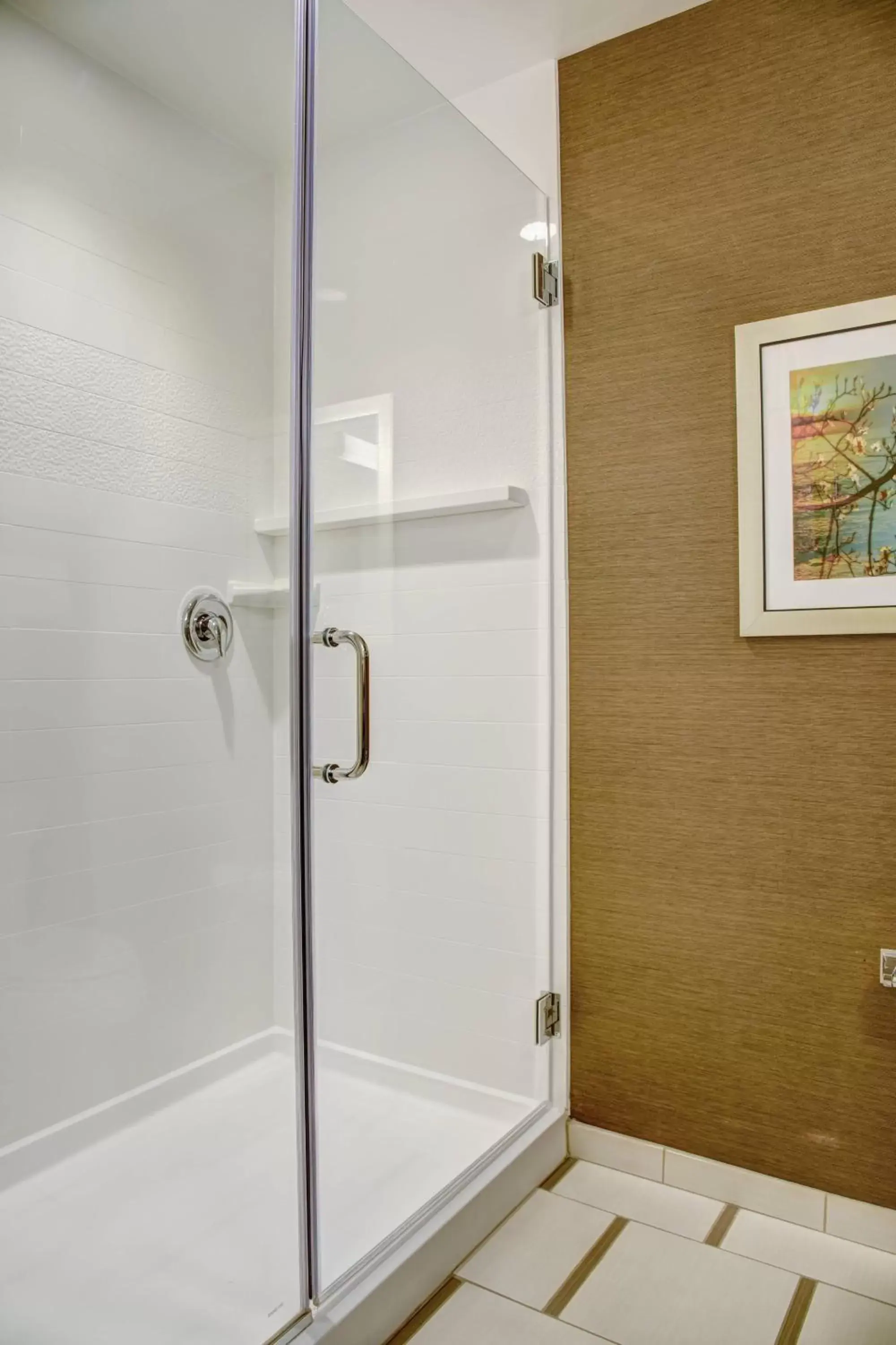 Bathroom in Fairfield Inn & Suites by Marriott Rochester Mayo Clinic Area/Saint Marys