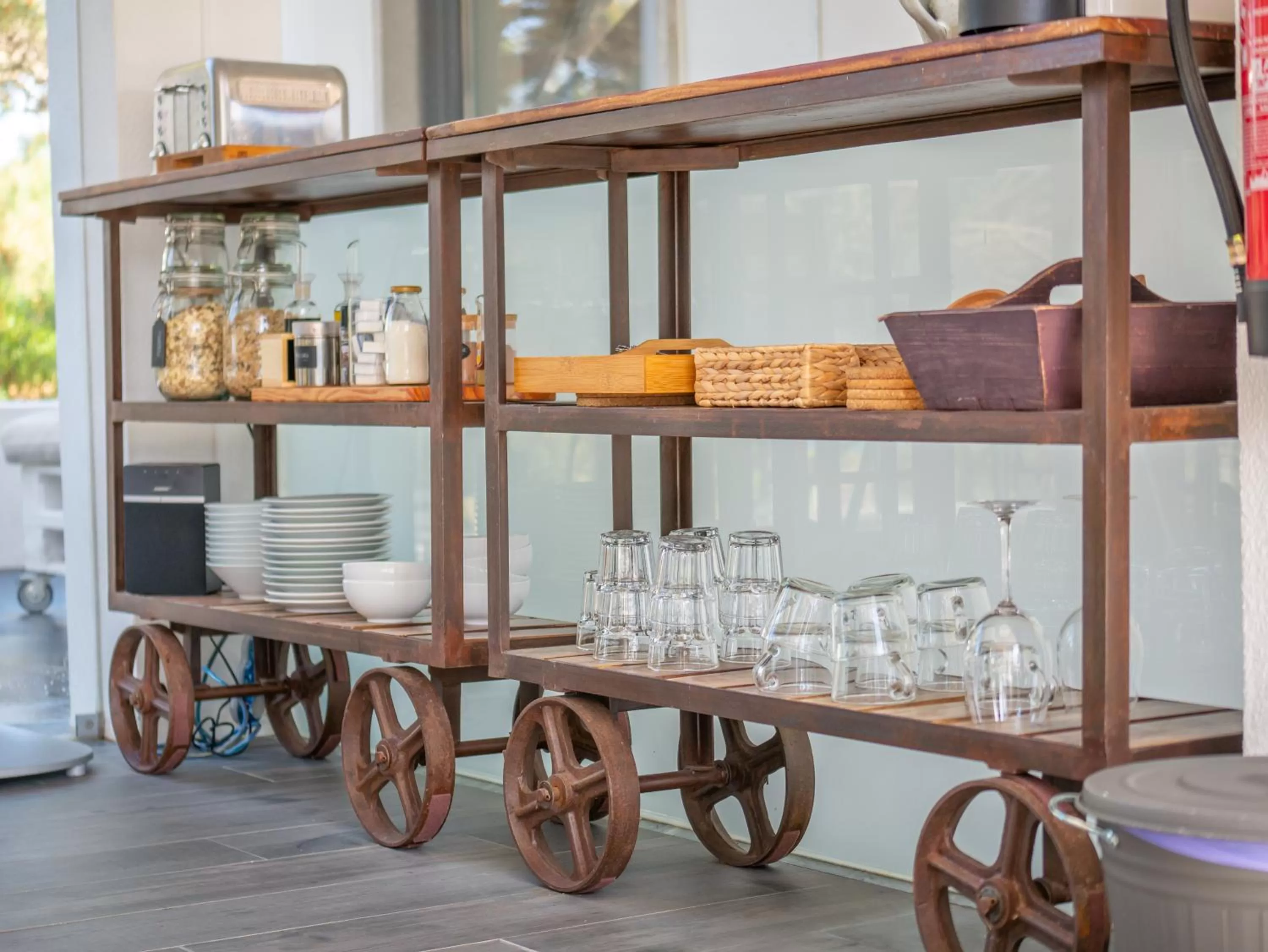 Buffet breakfast in Azen Cool House