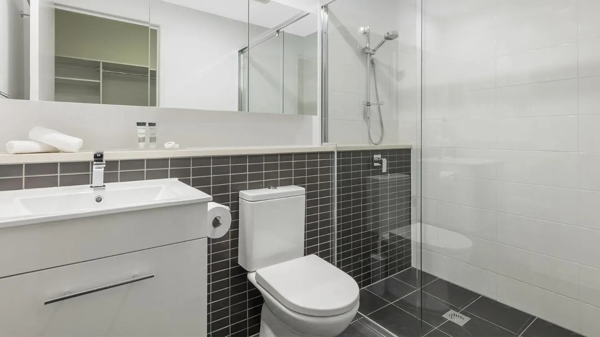 Shower, Bathroom in Oaks Brisbane Woolloongabba Suites