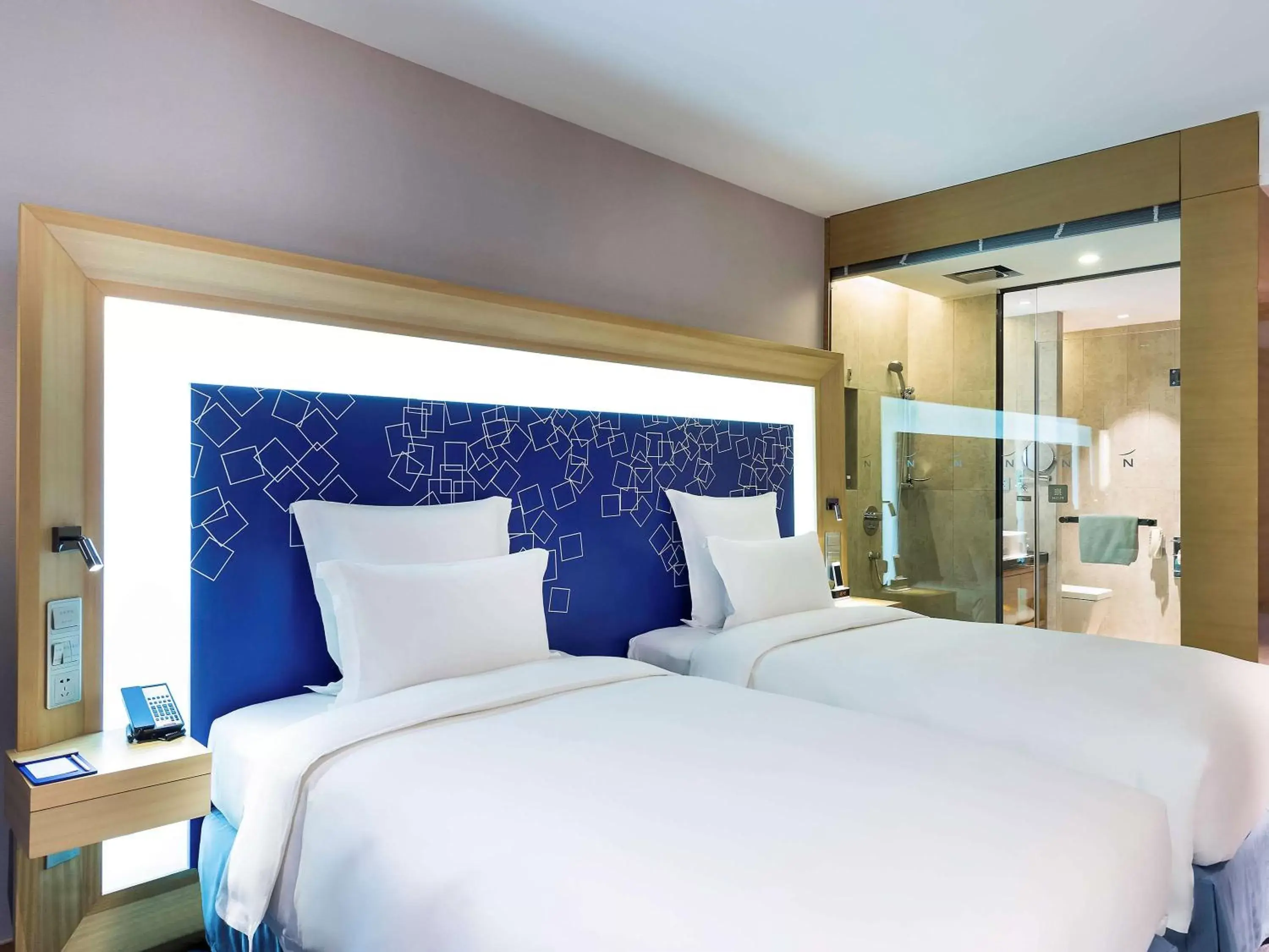 Photo of the whole room, Bed in Novotel Ningbo East