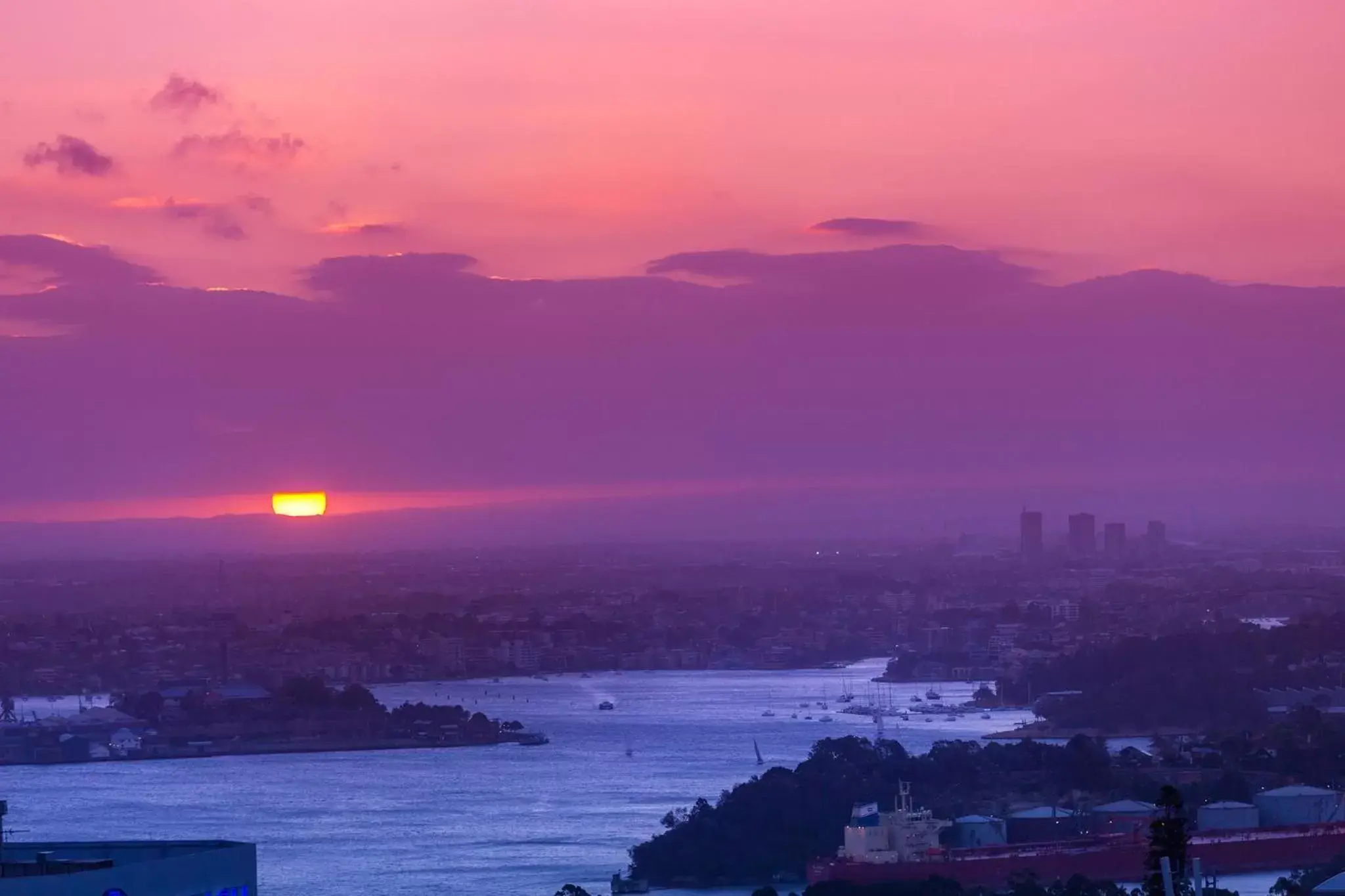 View (from property/room), Sunrise/Sunset in Meriton Suites North Sydney