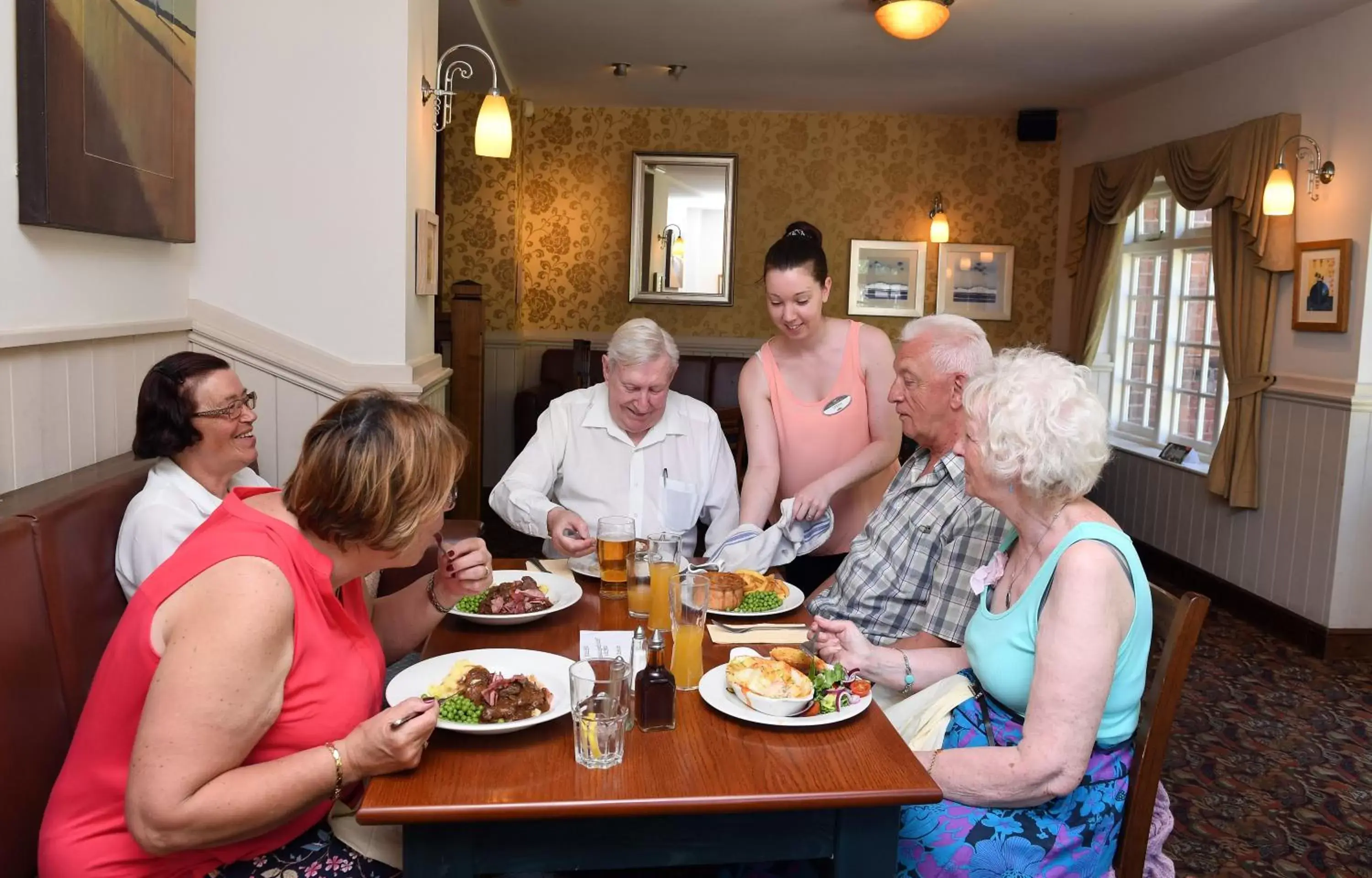 Restaurant/places to eat, Family in Crown, Droitwich by Marston's Inns