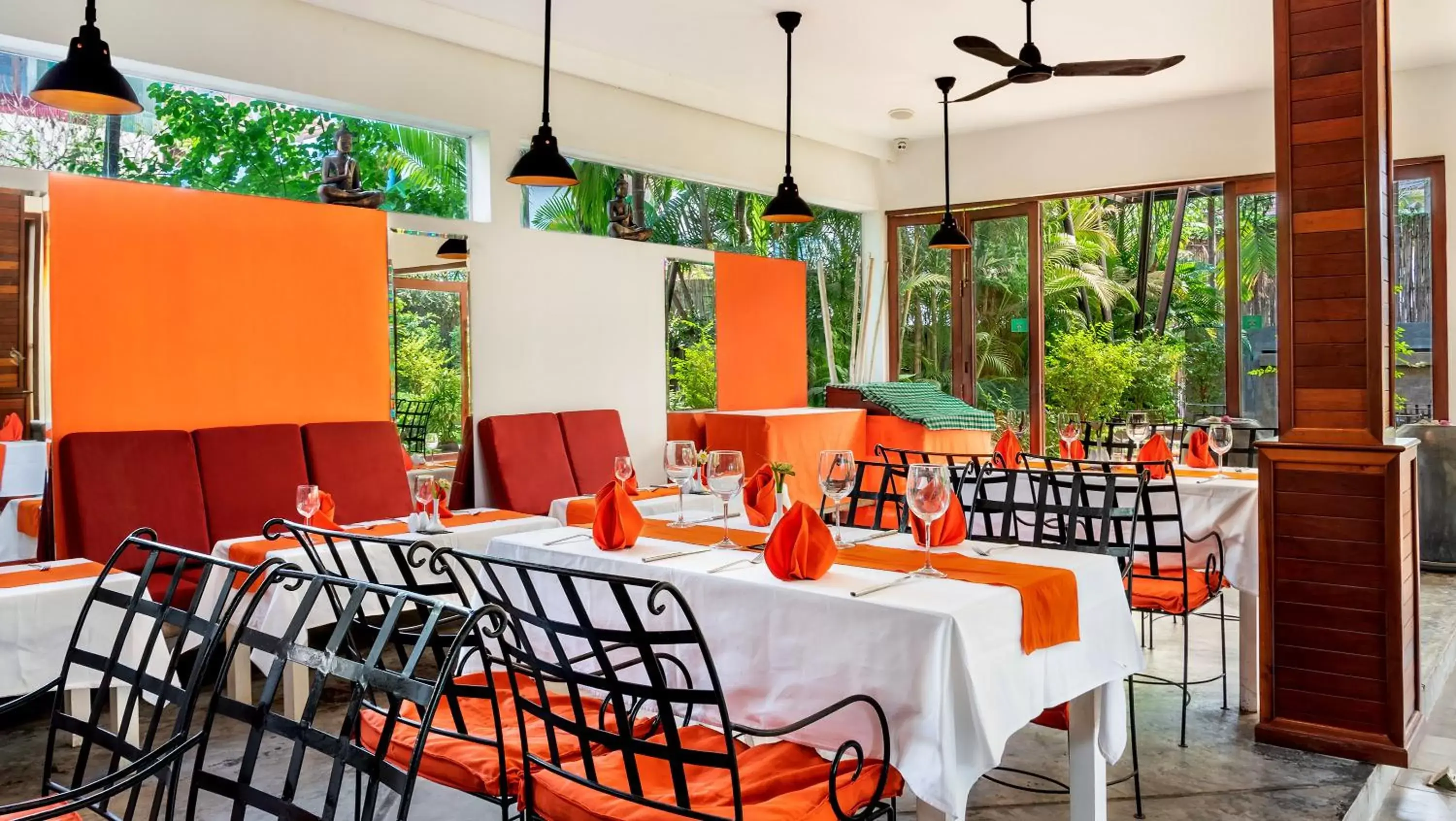 Restaurant/Places to Eat in La Residence Blanc D'Angkor
