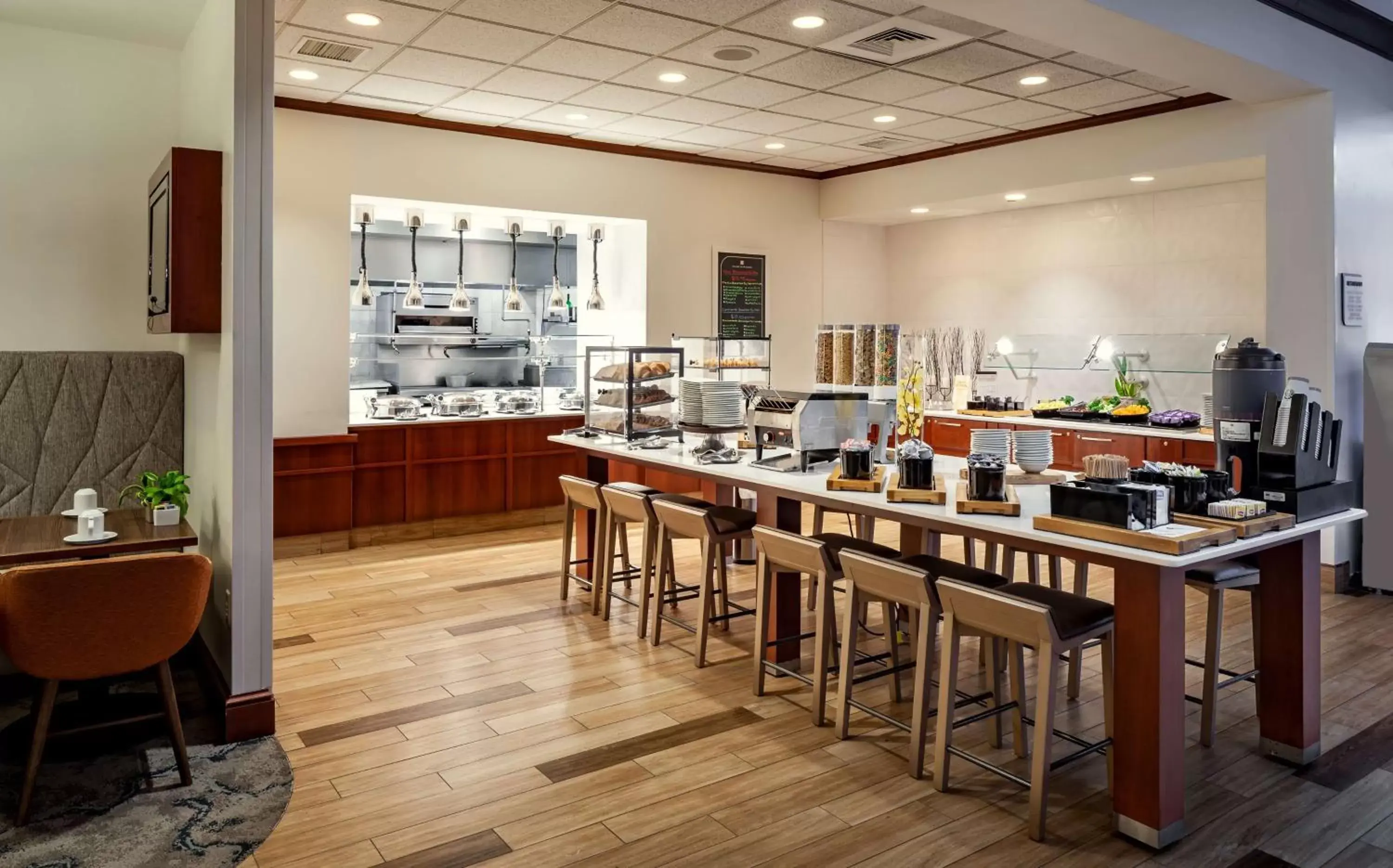 Breakfast, Restaurant/Places to Eat in Hilton Garden Inn Chicago O'Hare Airport