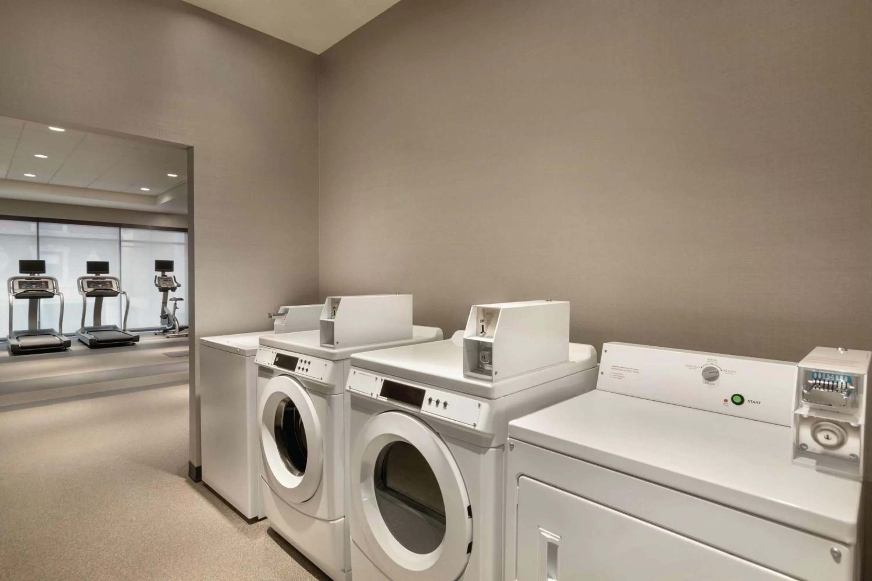 laundry in Home2 Suites By Hilton Chicago River North