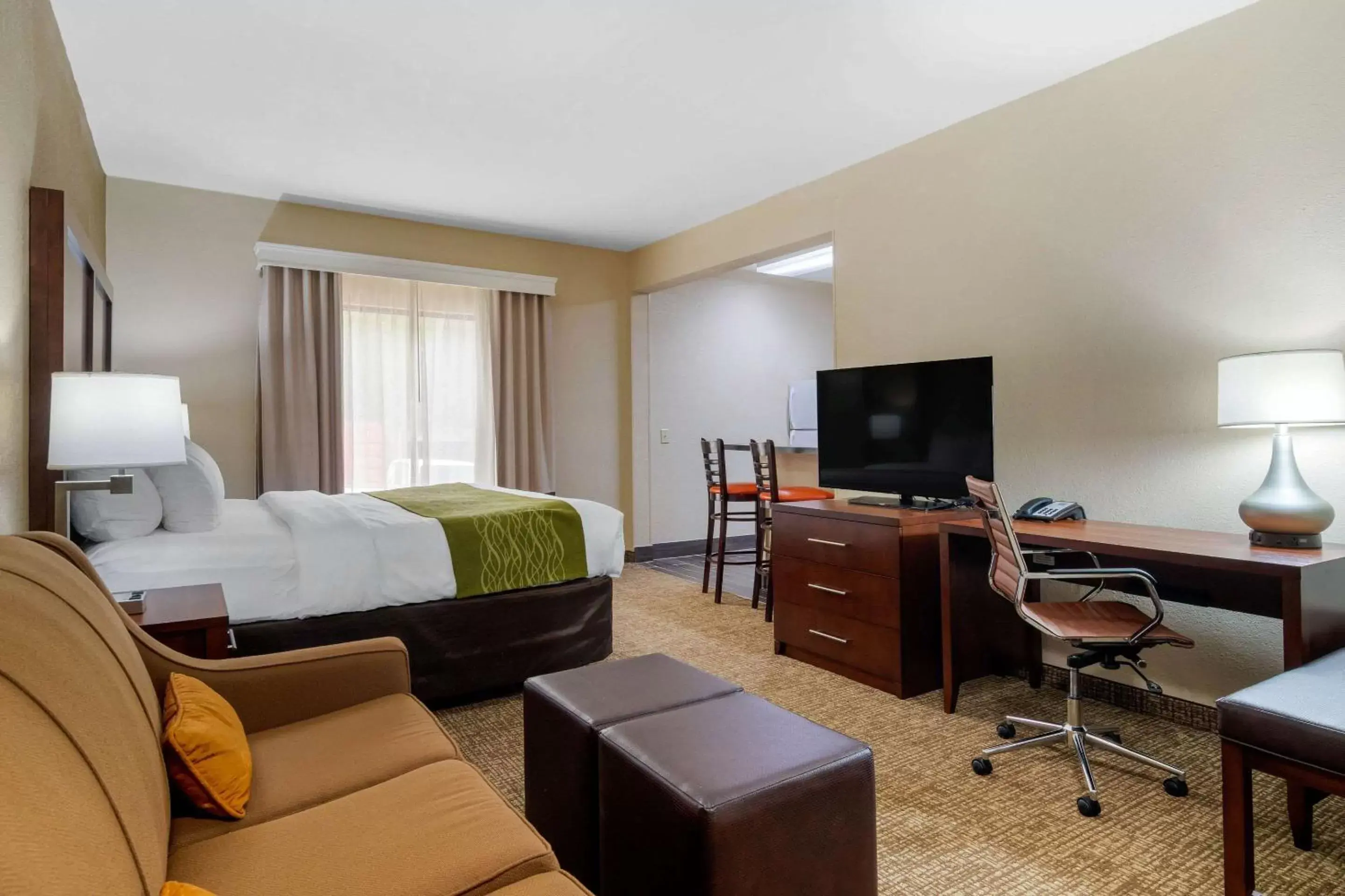 Photo of the whole room, TV/Entertainment Center in Comfort Inn & Suites