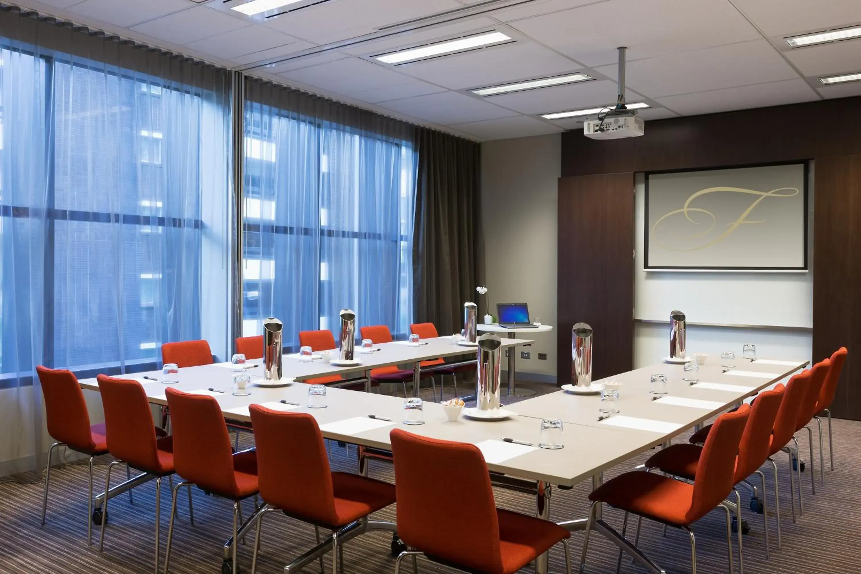 Business facilities in Fraser Suites Sydney