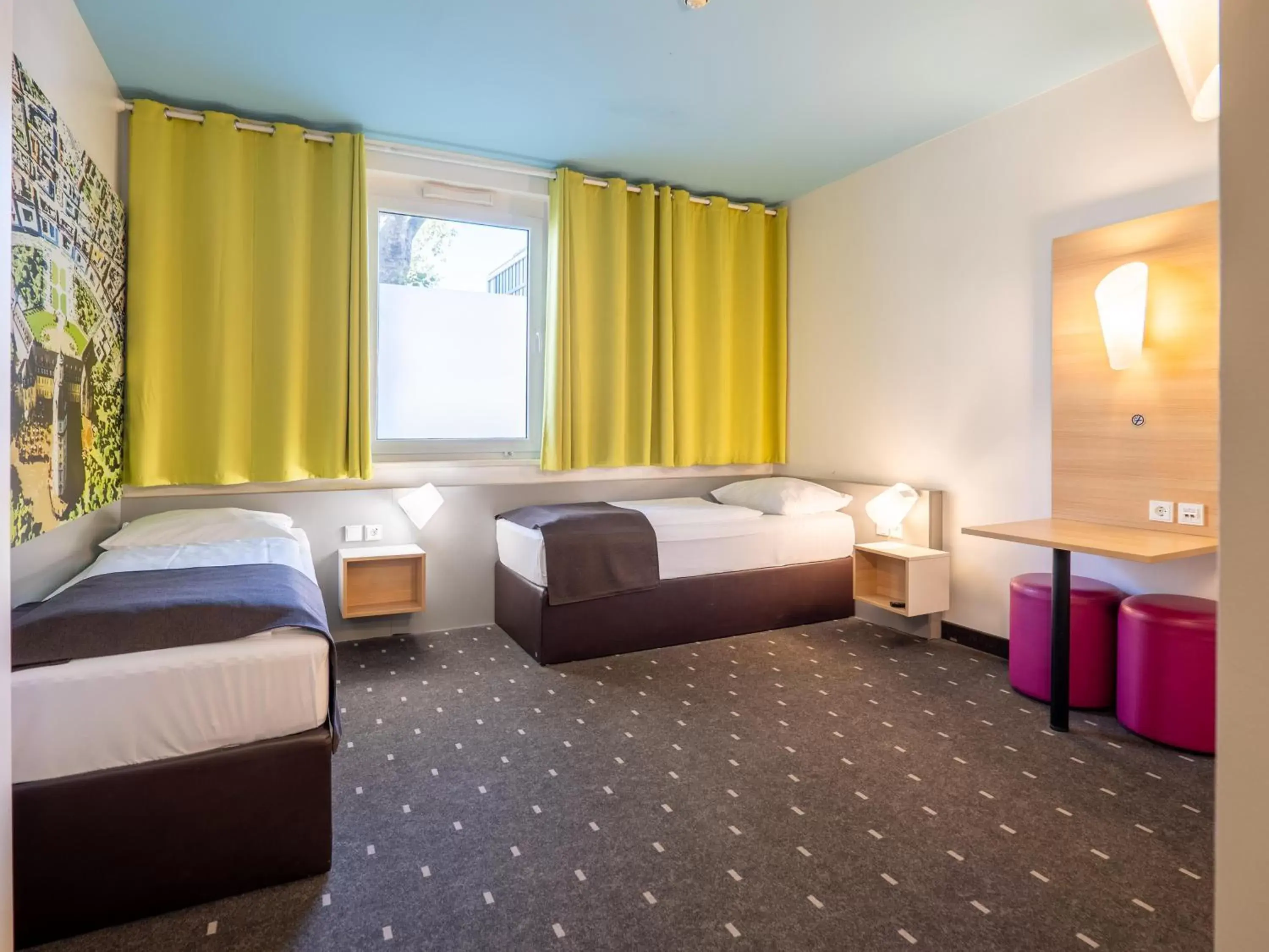 Photo of the whole room, Bed in B&B Hotel Karlsruhe