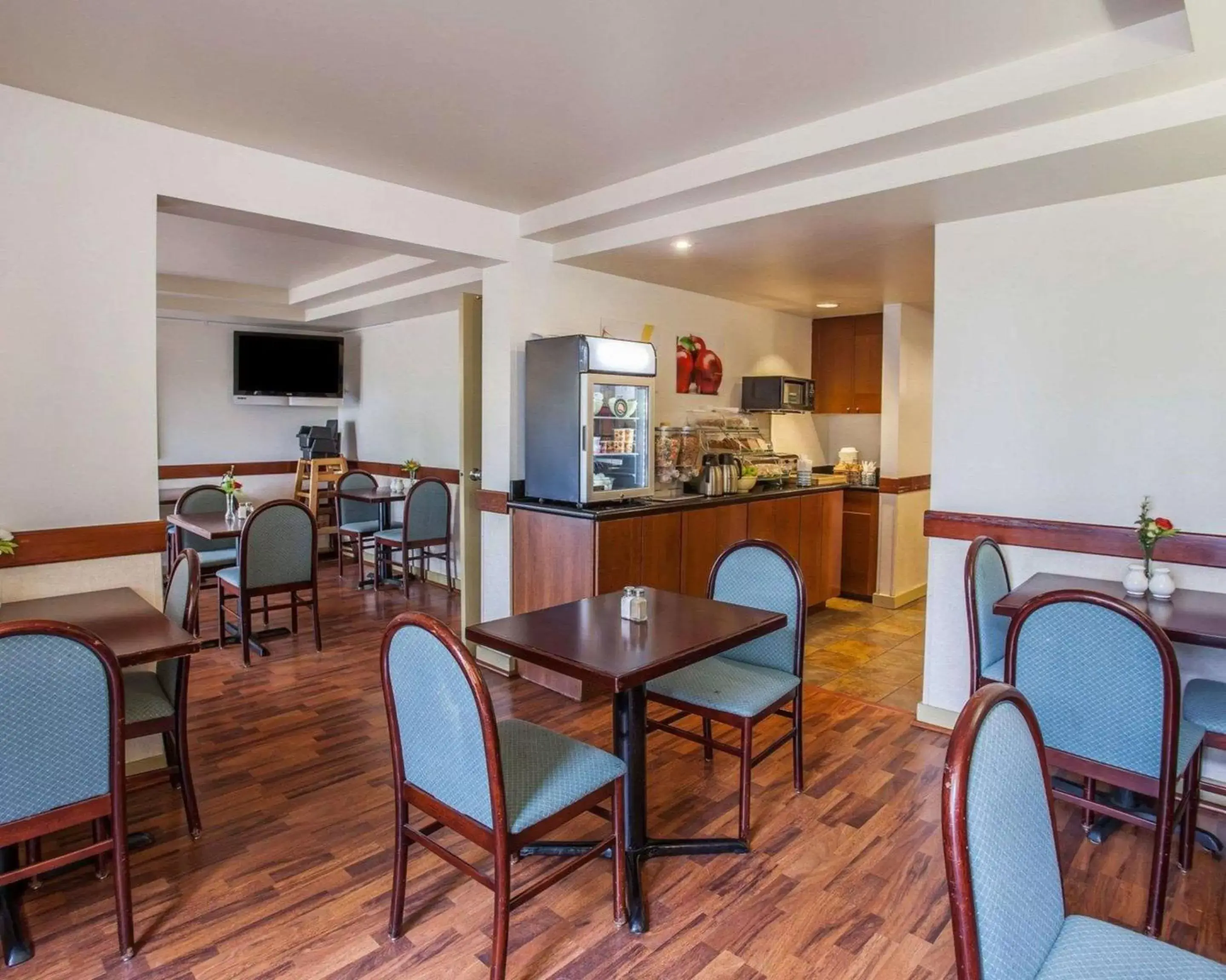 Restaurant/Places to Eat in Quality Inn & Suites Everett