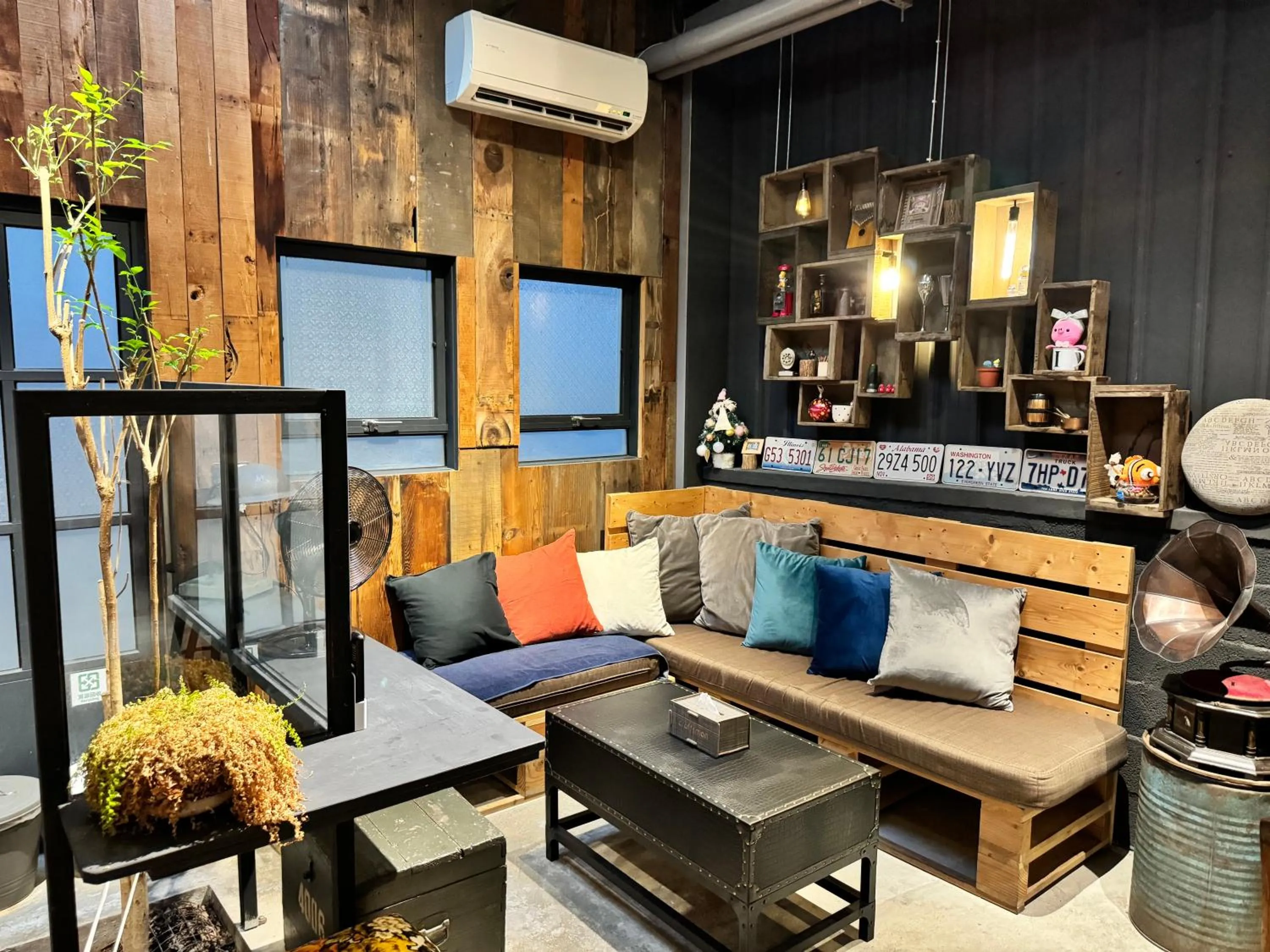 Living room in You Worth Inn