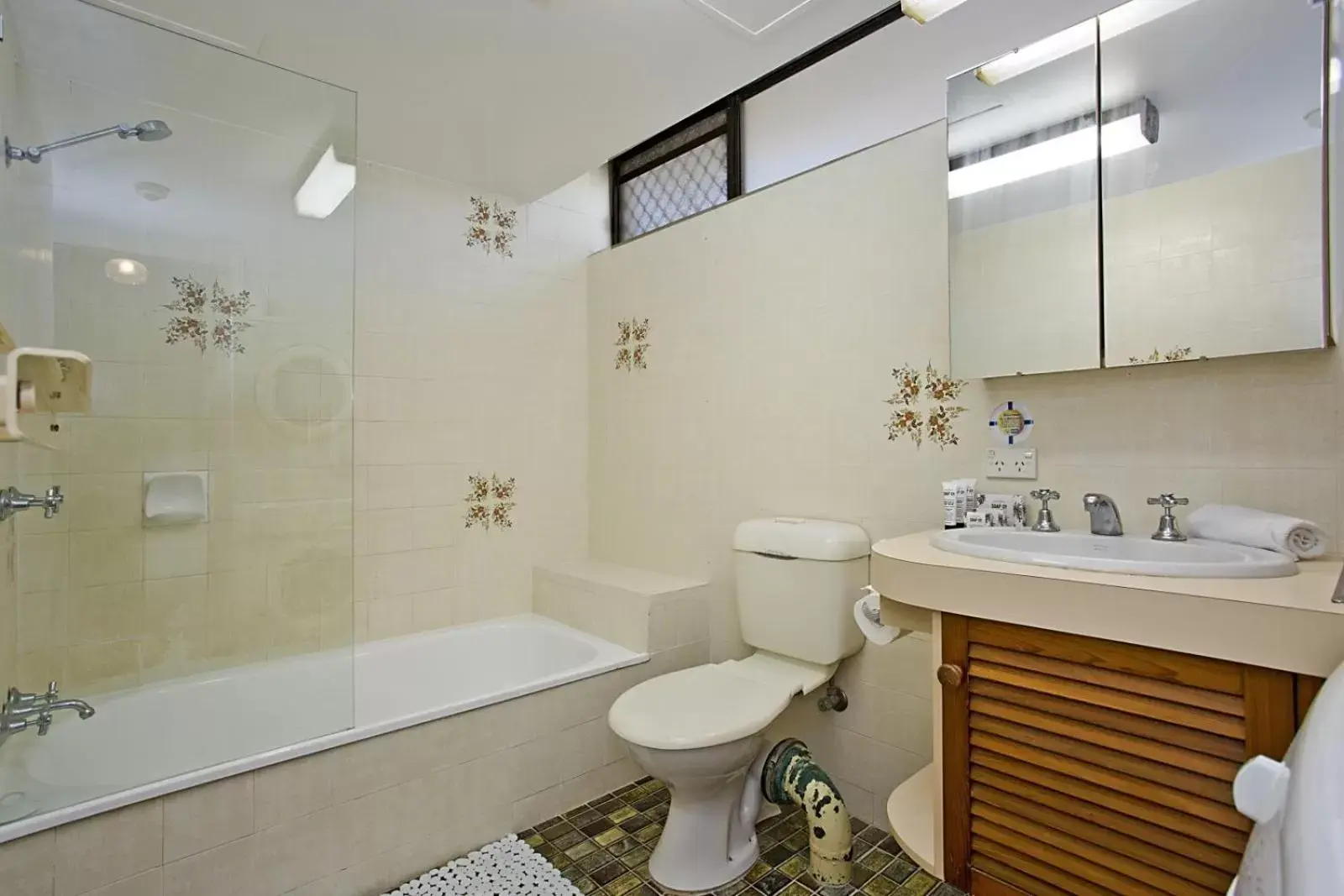 Bathroom in Aries Holiday Apartments