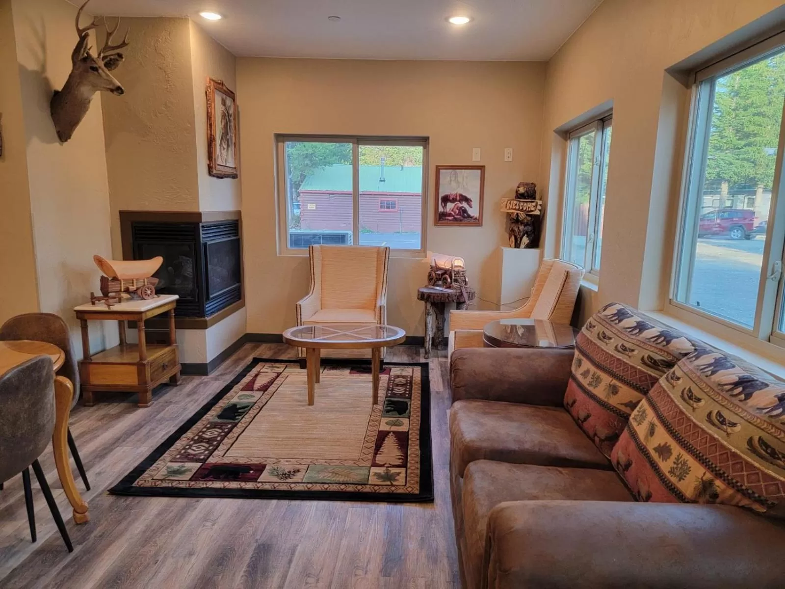 Seating area in Wagon Wheel Hotel