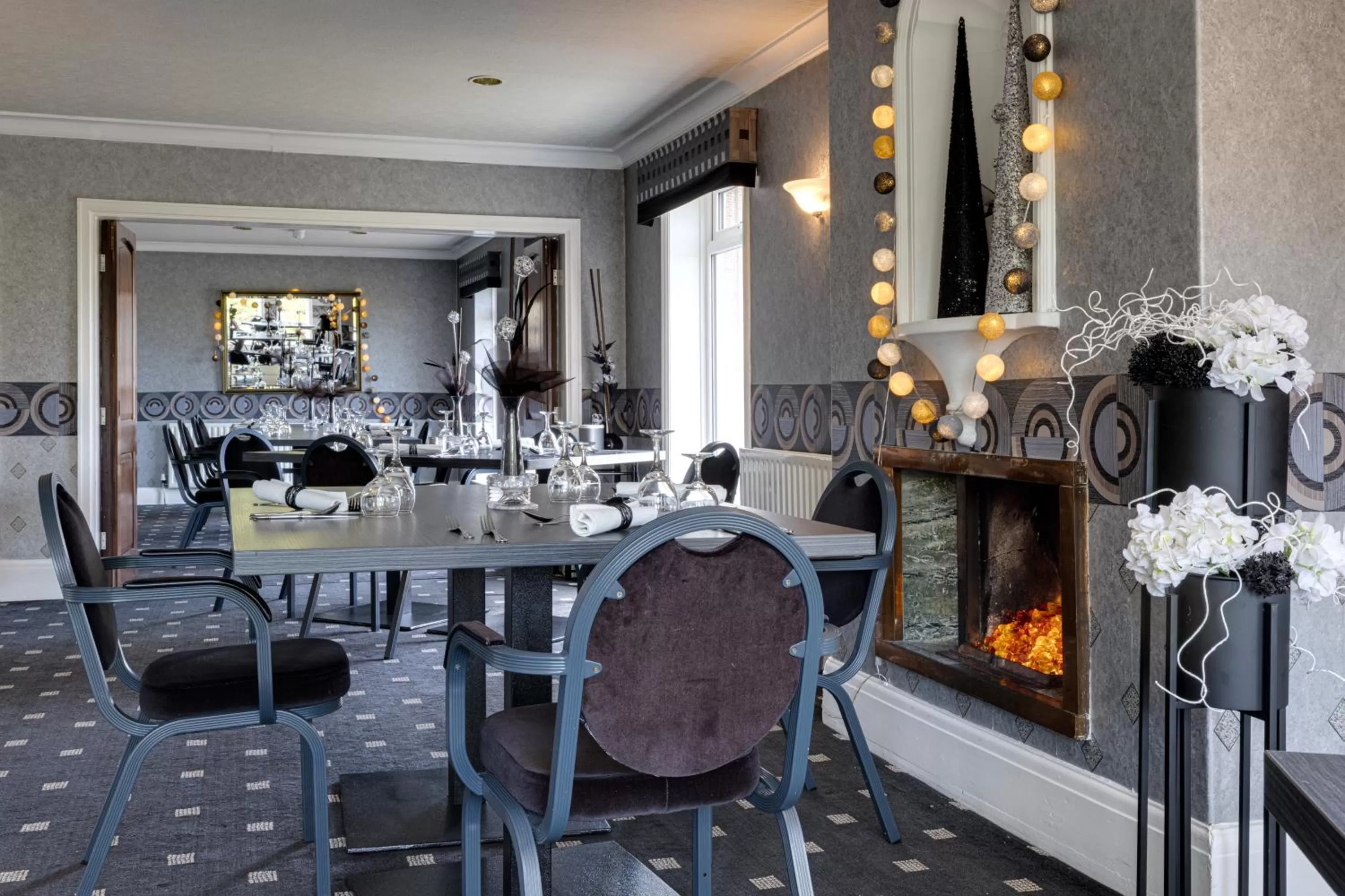 Restaurant/places to eat in Park Manor Hotel