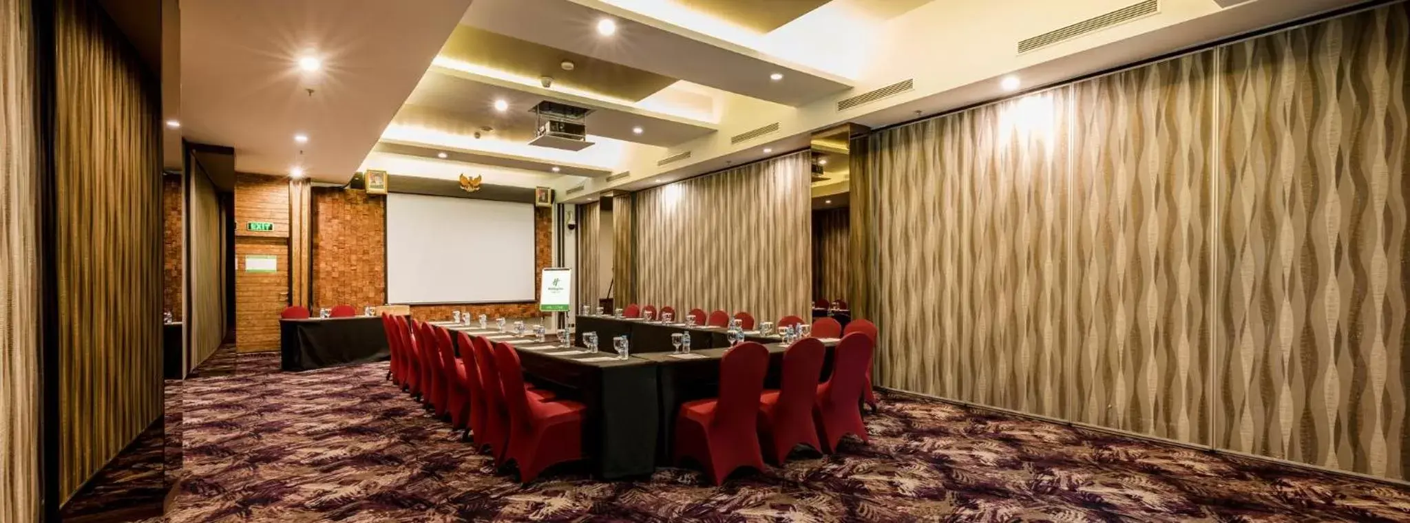 Meeting/conference room in Holiday Inn Cikarang Jababeka, an IHG Hotel