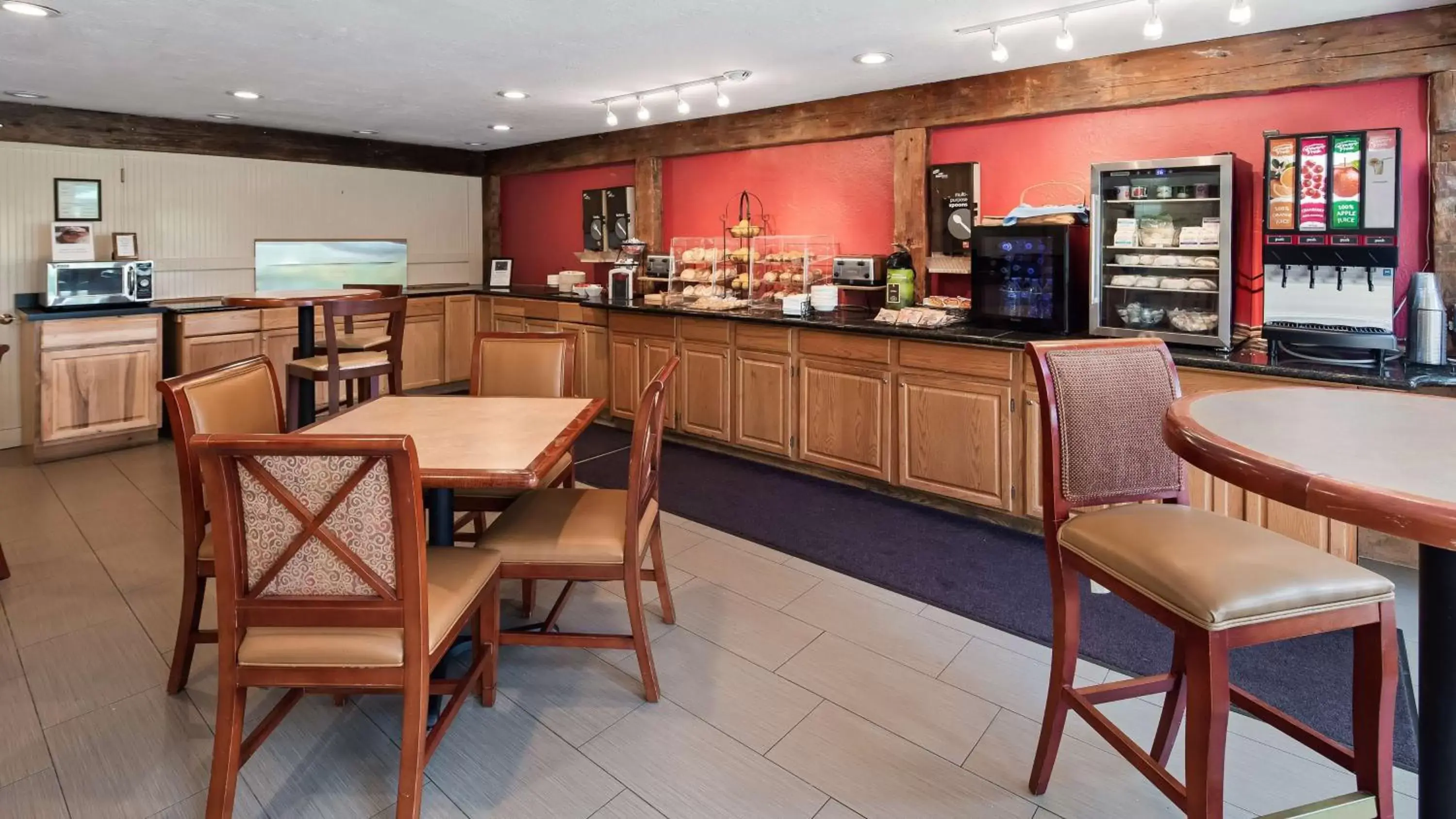 Restaurant/Places to Eat in Best Western Inn & Suites Rutland-Killington