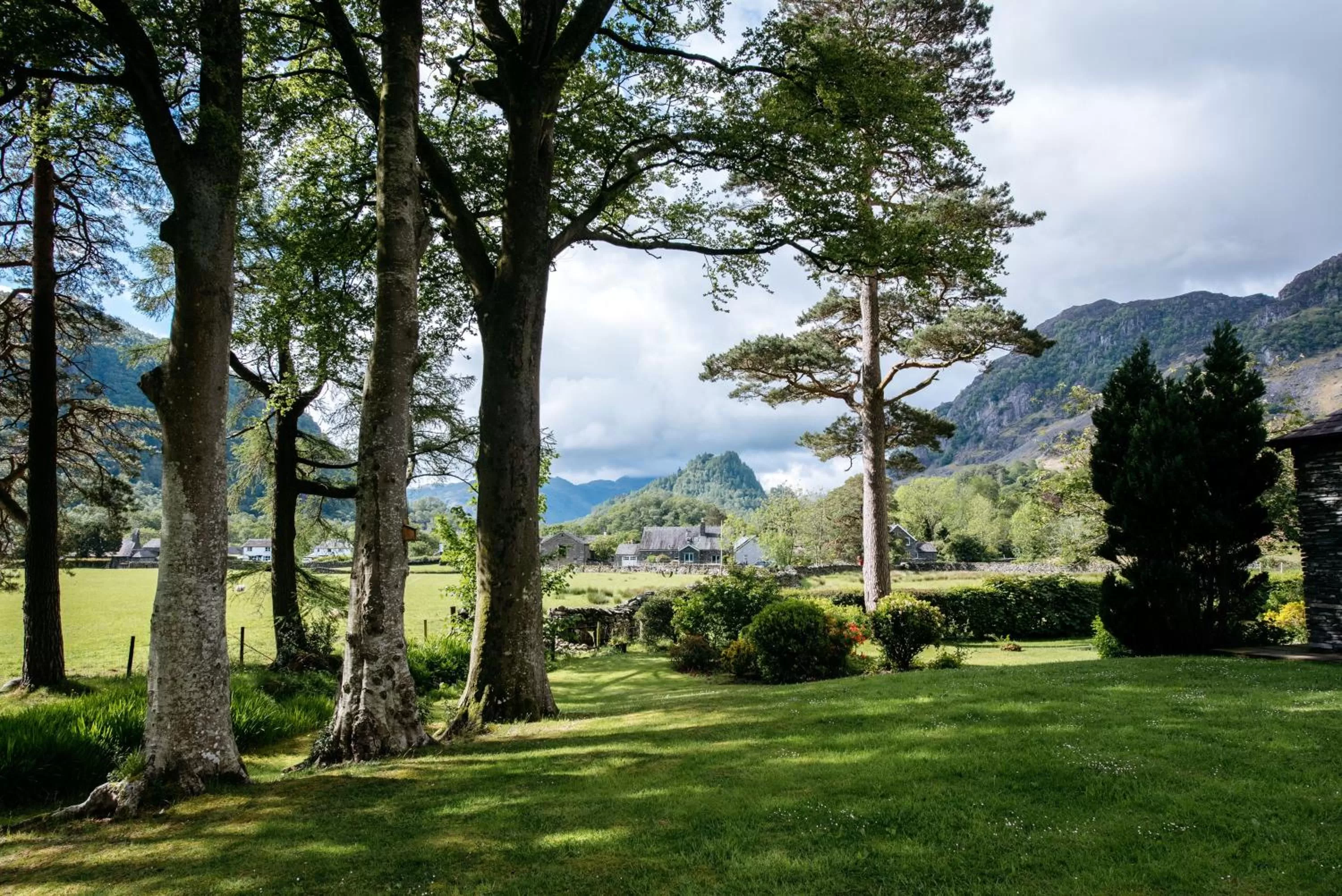 Garden in Borrowdale Gates Hotel