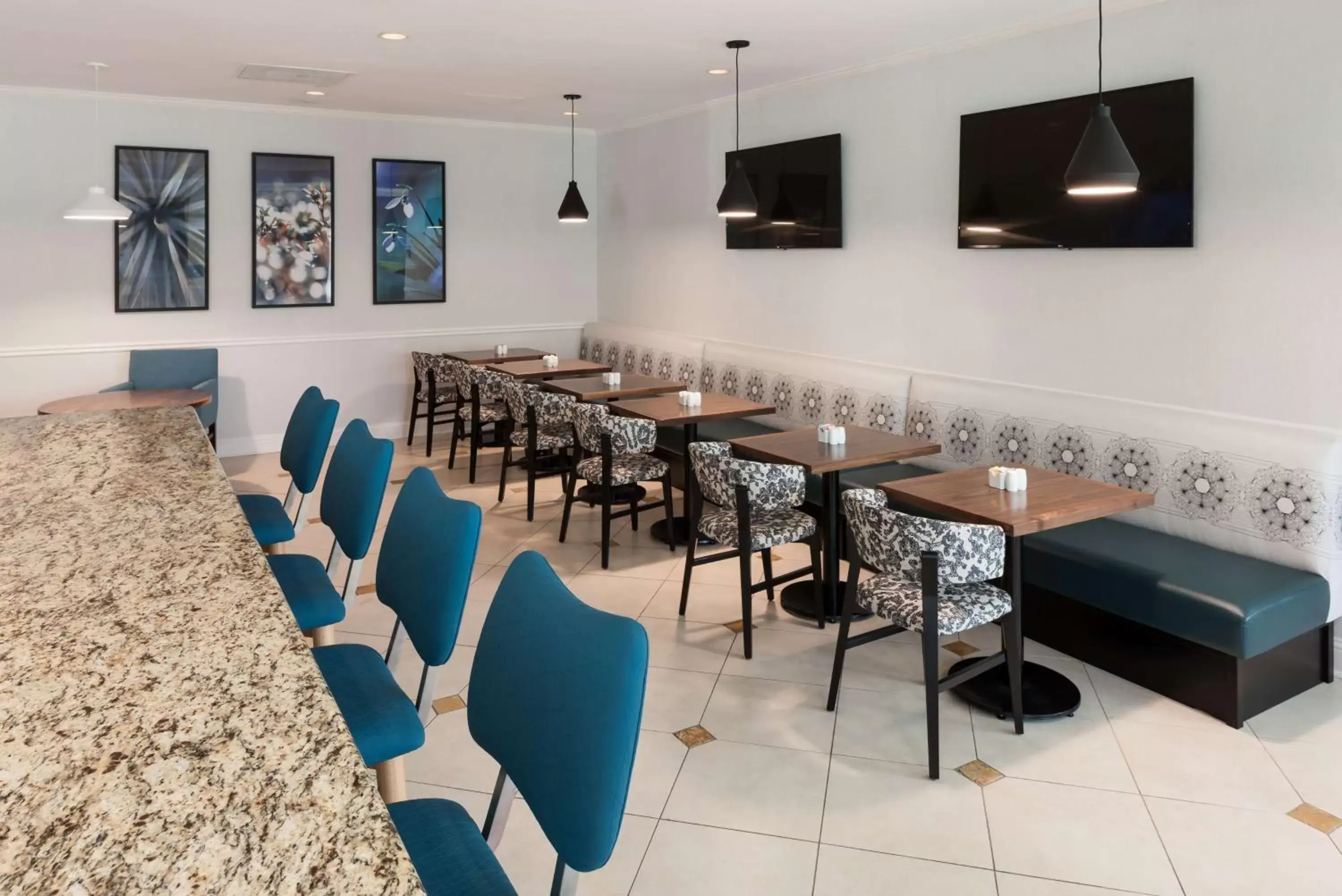 Dining area, Restaurant/Places to Eat in Hilton Garden Inn Frisco