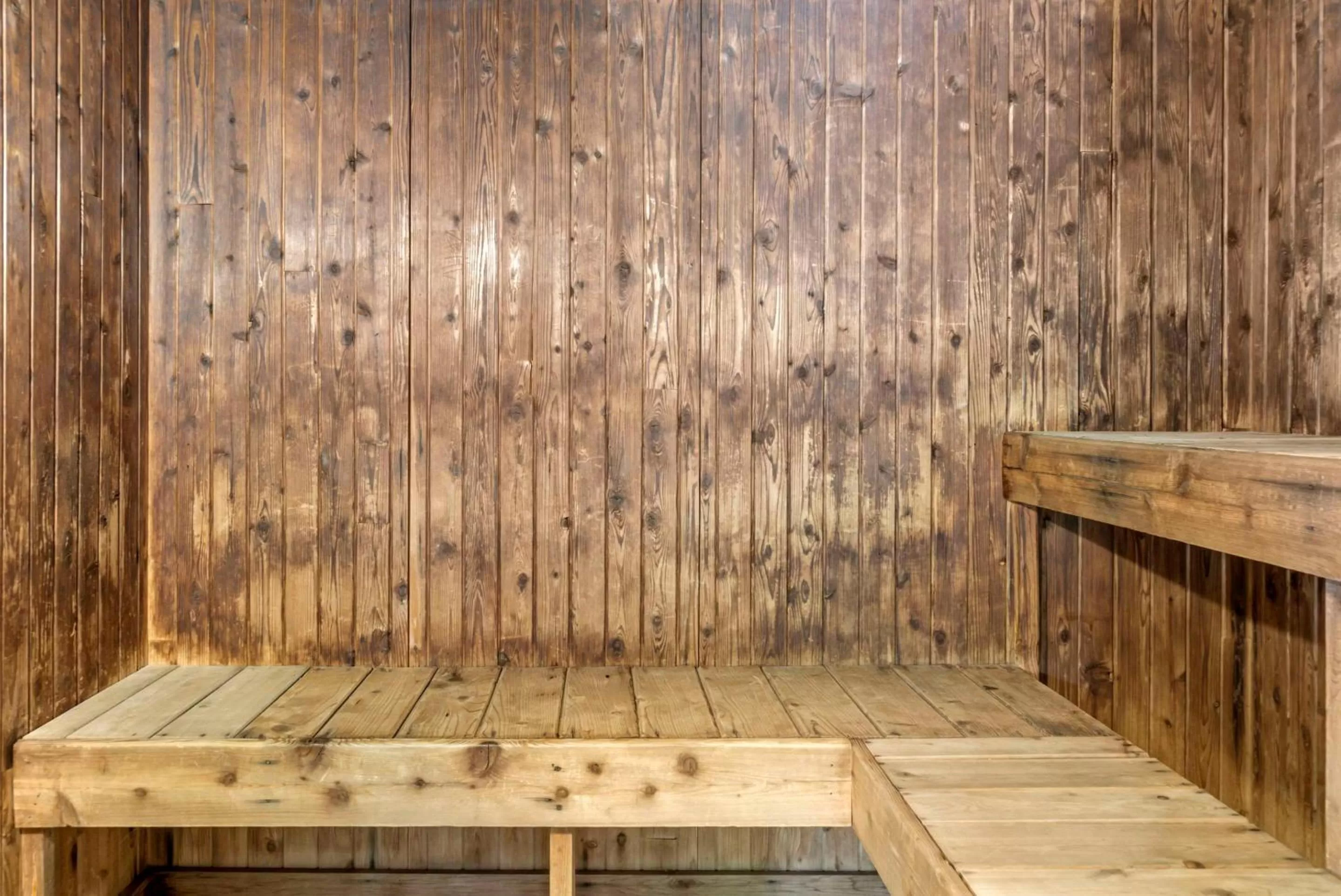 Swimming pool in Quality Inn