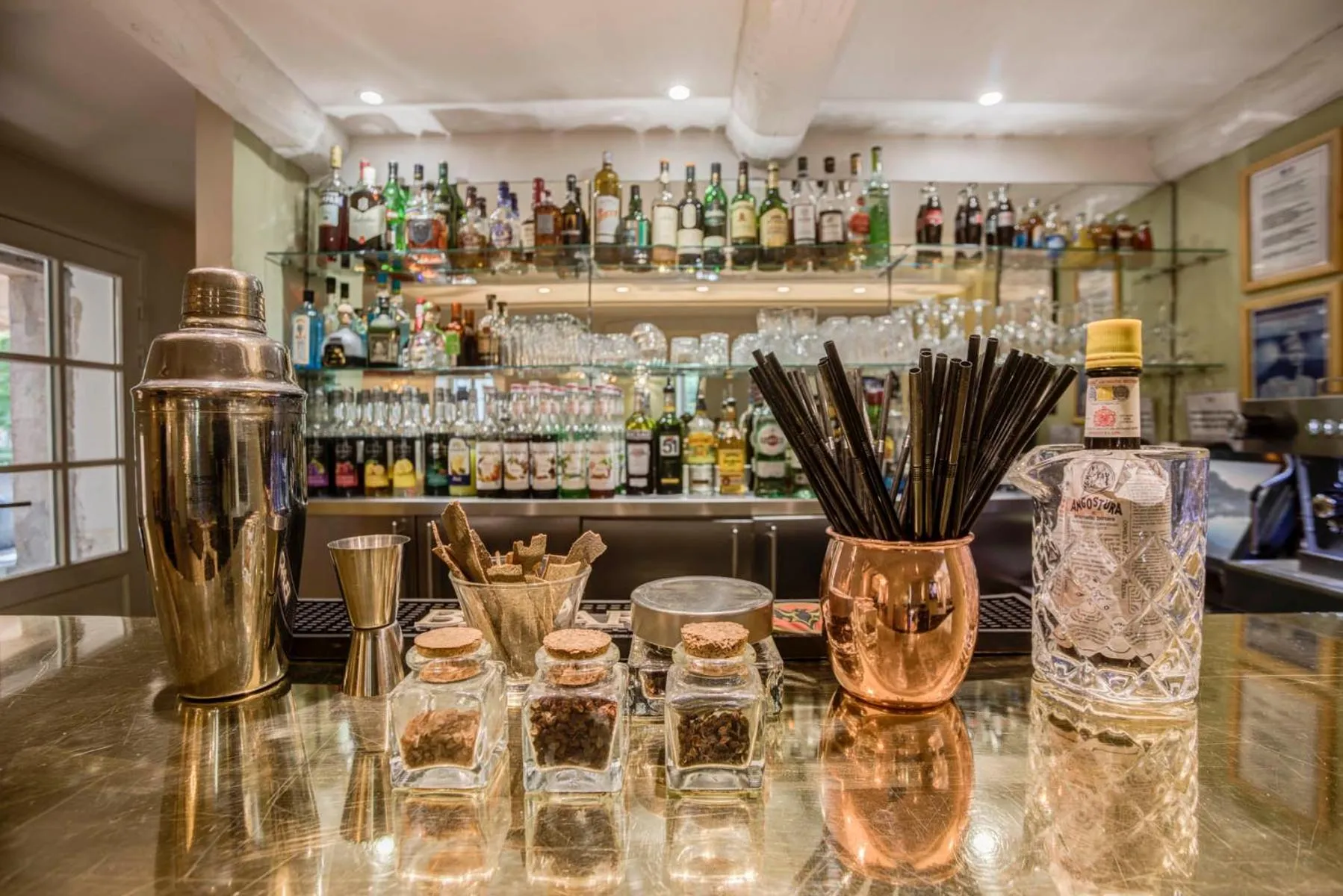 Lounge or bar in Moulin de Vernègues Hôtel & Spa