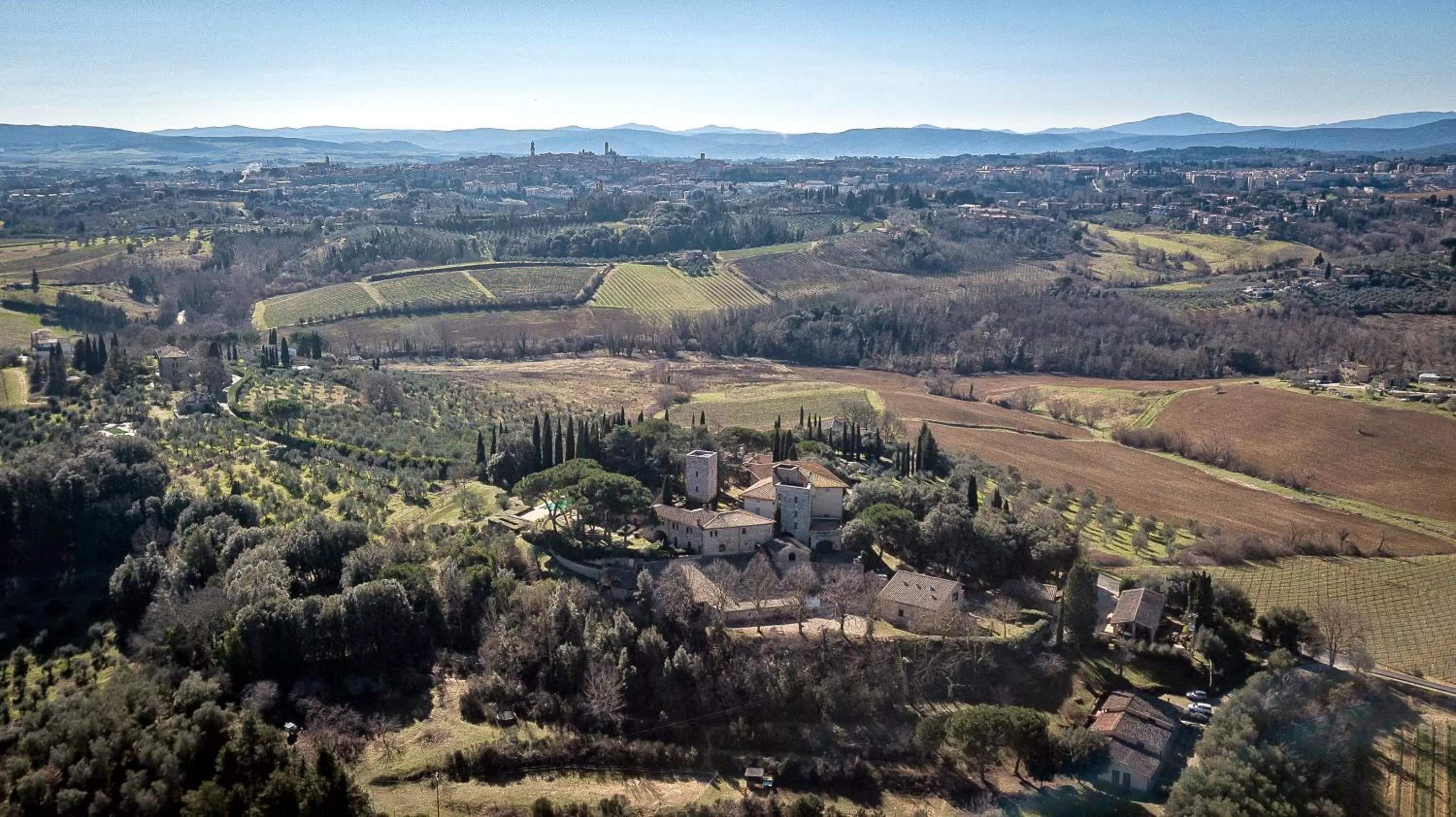 Property building in Borgo La Torre alle Tolfe