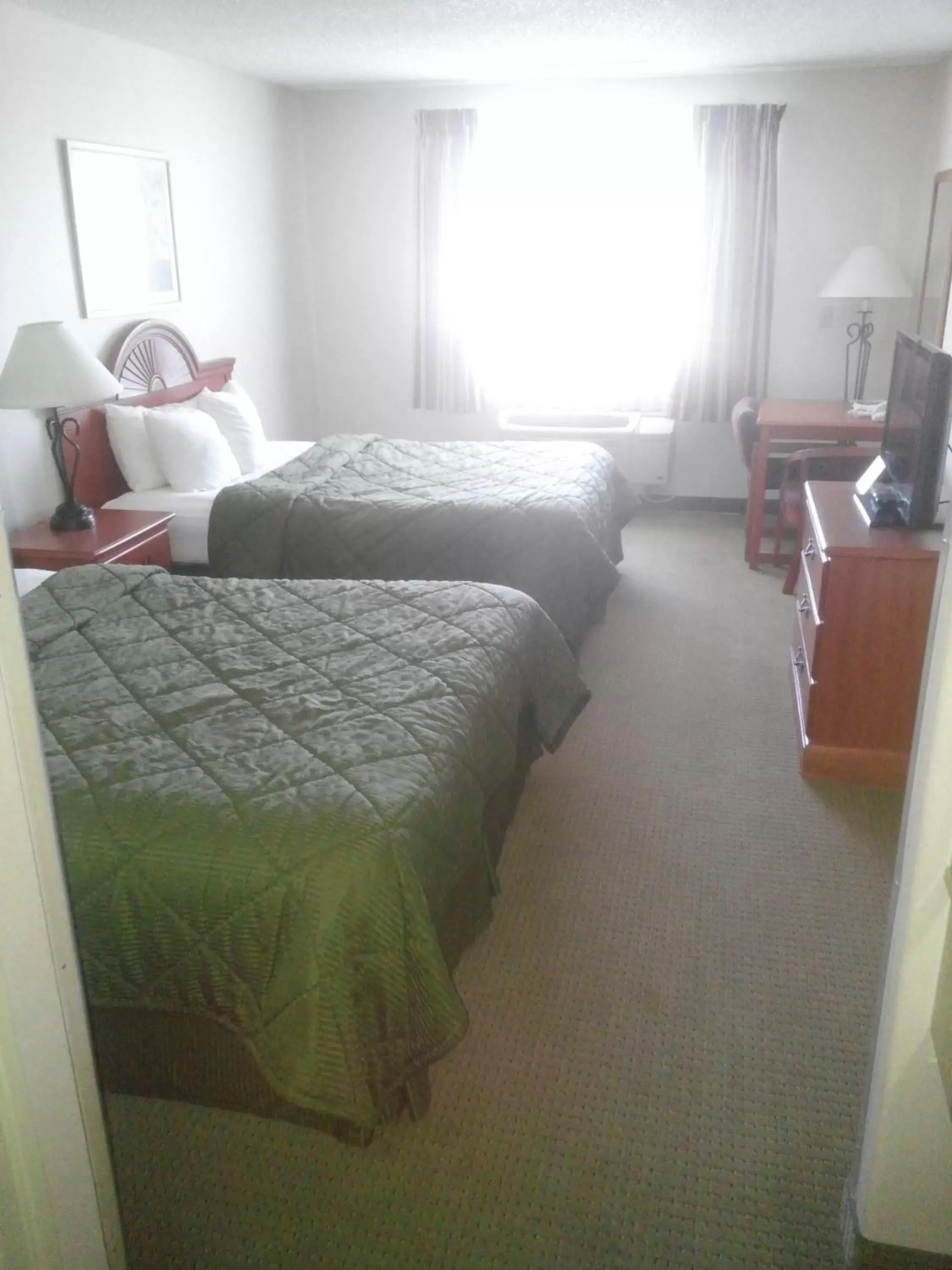 Queen Room with Two Queen Beds in Quality Inn Delta Gateway to Rocky Mountains