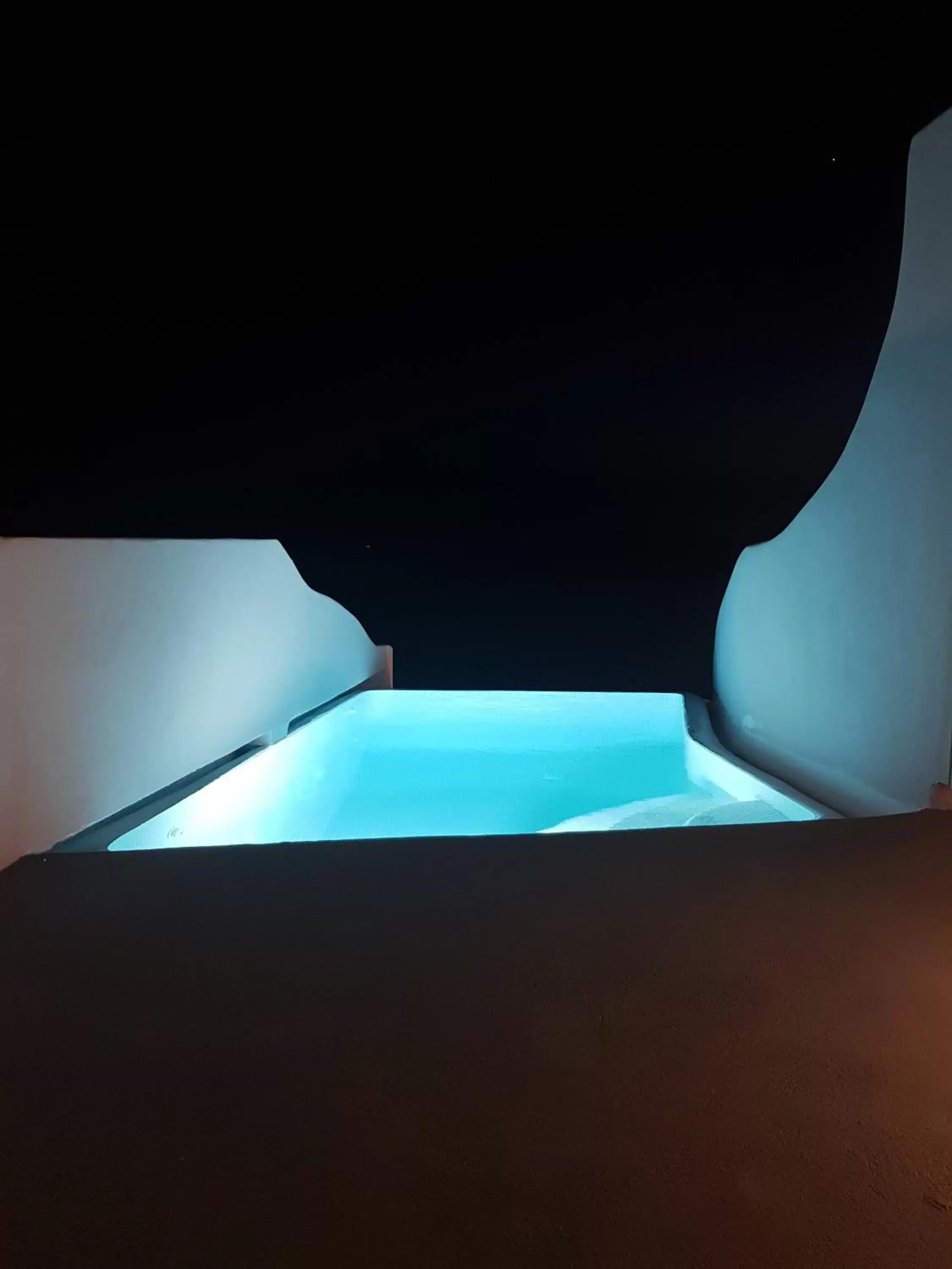 Swimming pool in Adamant Suites Swimming pool in Adamant Suites