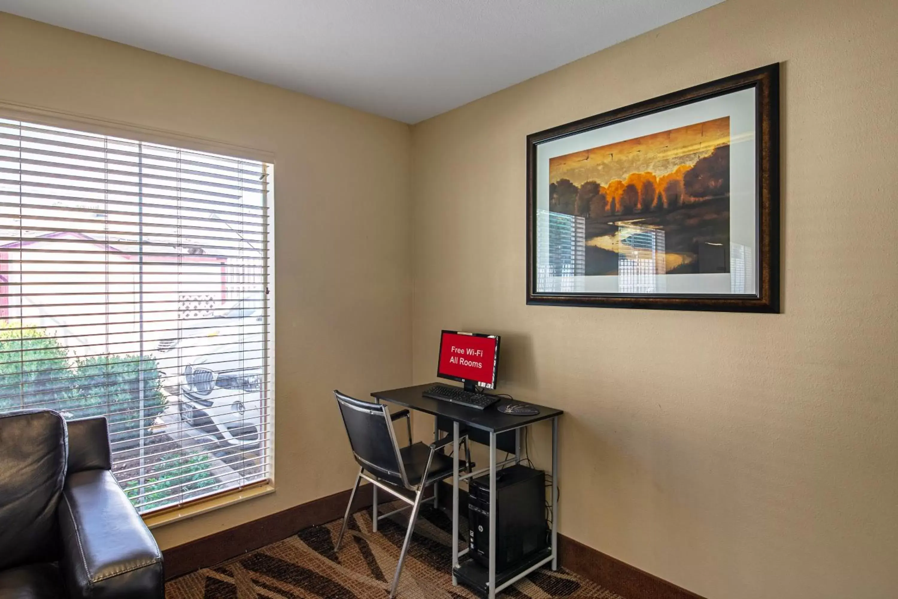 Business facilities in Red Roof Inn San Marcos