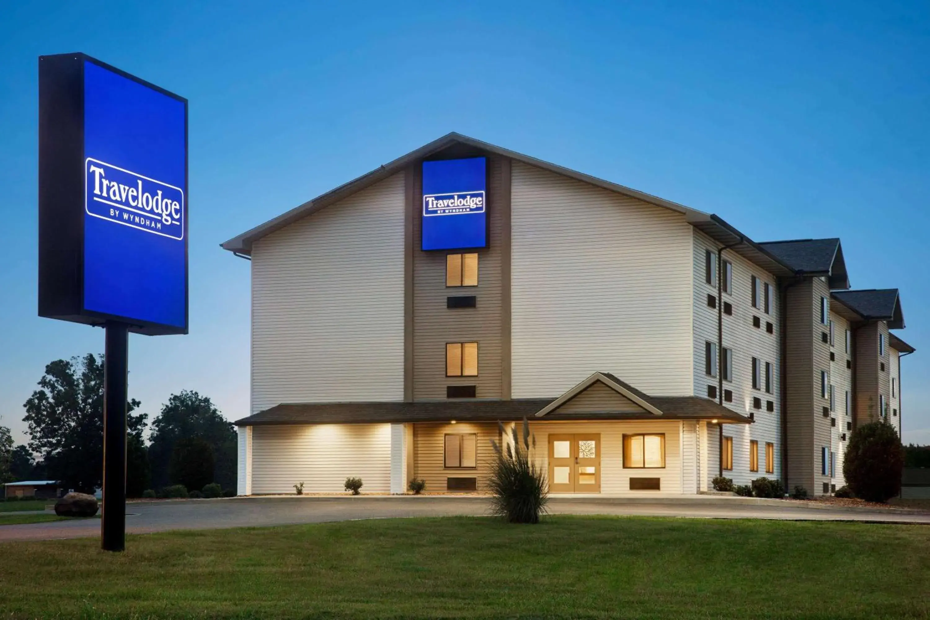 Property Building in Travelodge by Wyndham Livonia