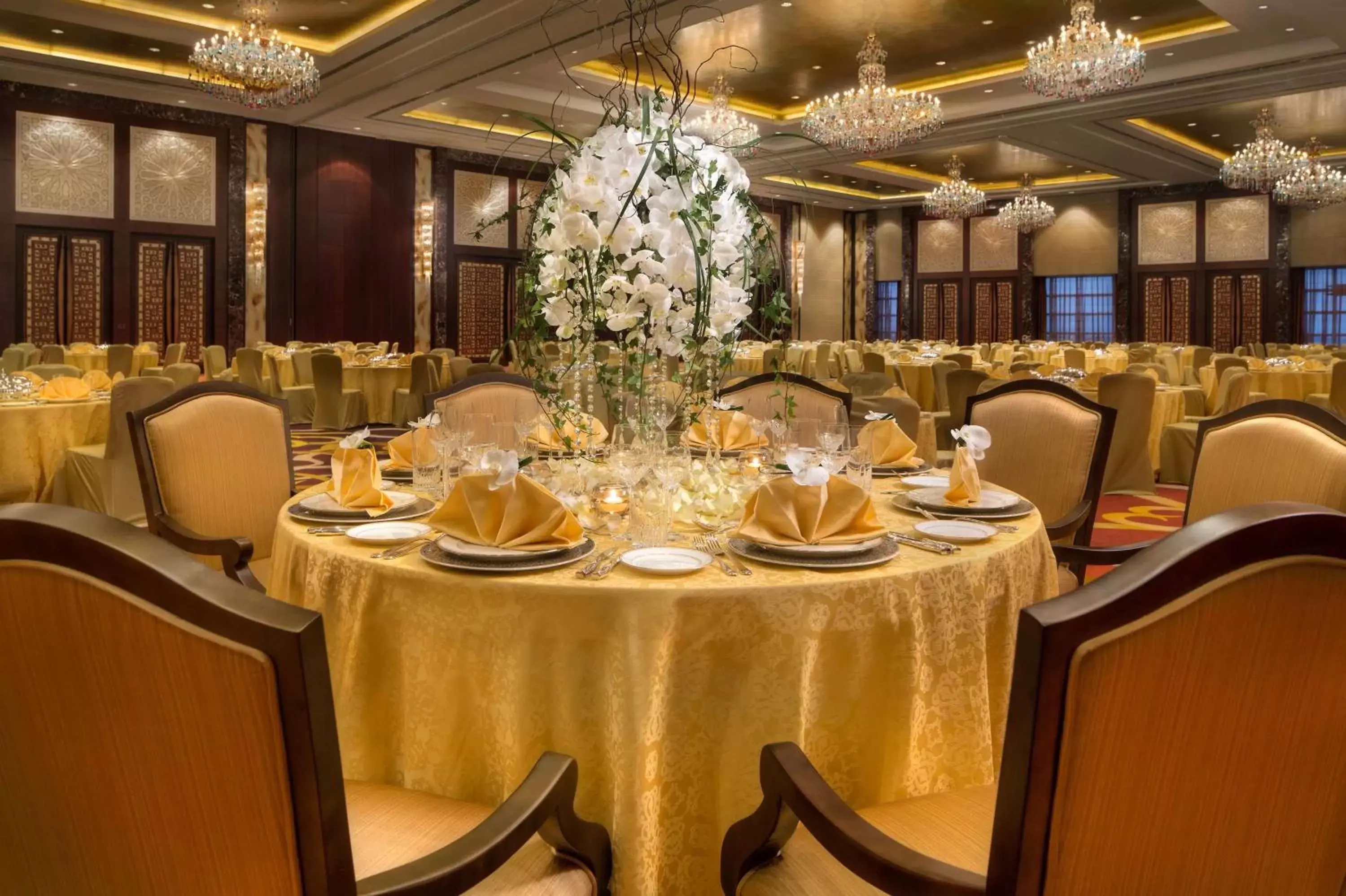 Dining area, Restaurant/Places to Eat in Conrad Dubai