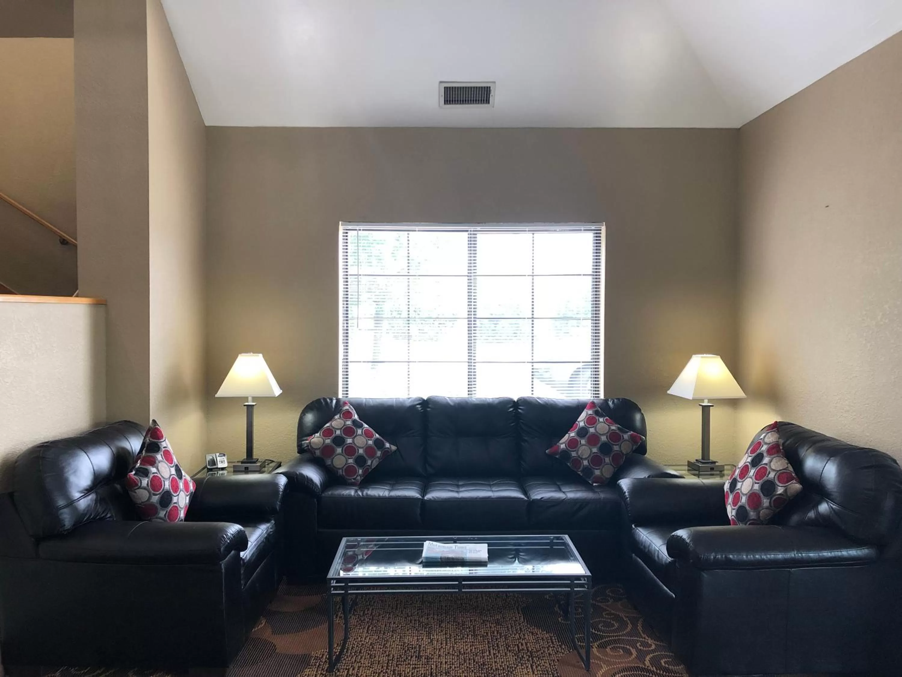 Seating area in Baymont Inn & Suites by Wyndham Mukwonago