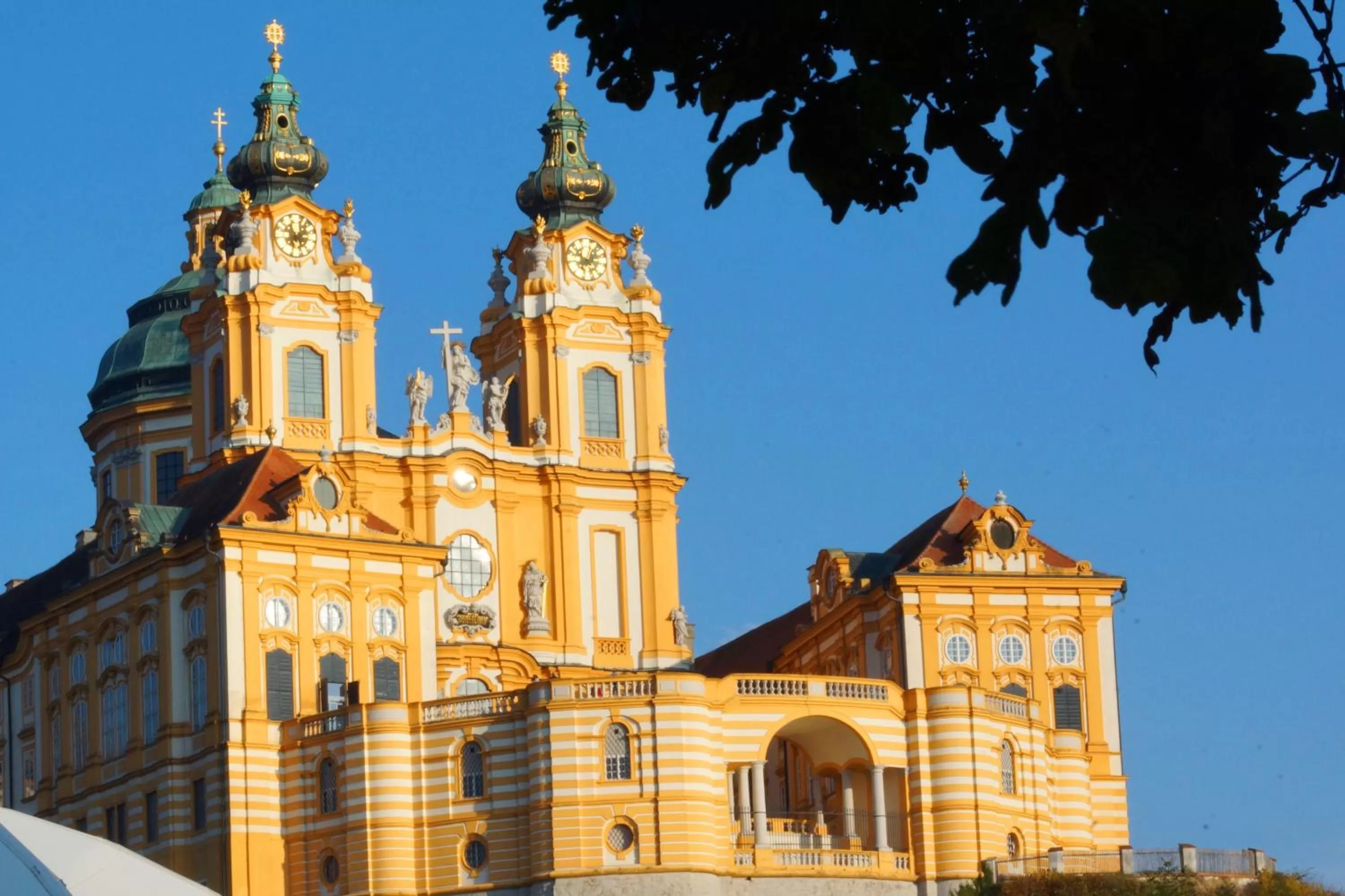 Nearby landmark in GOLDEN STAR - Premium Apartments